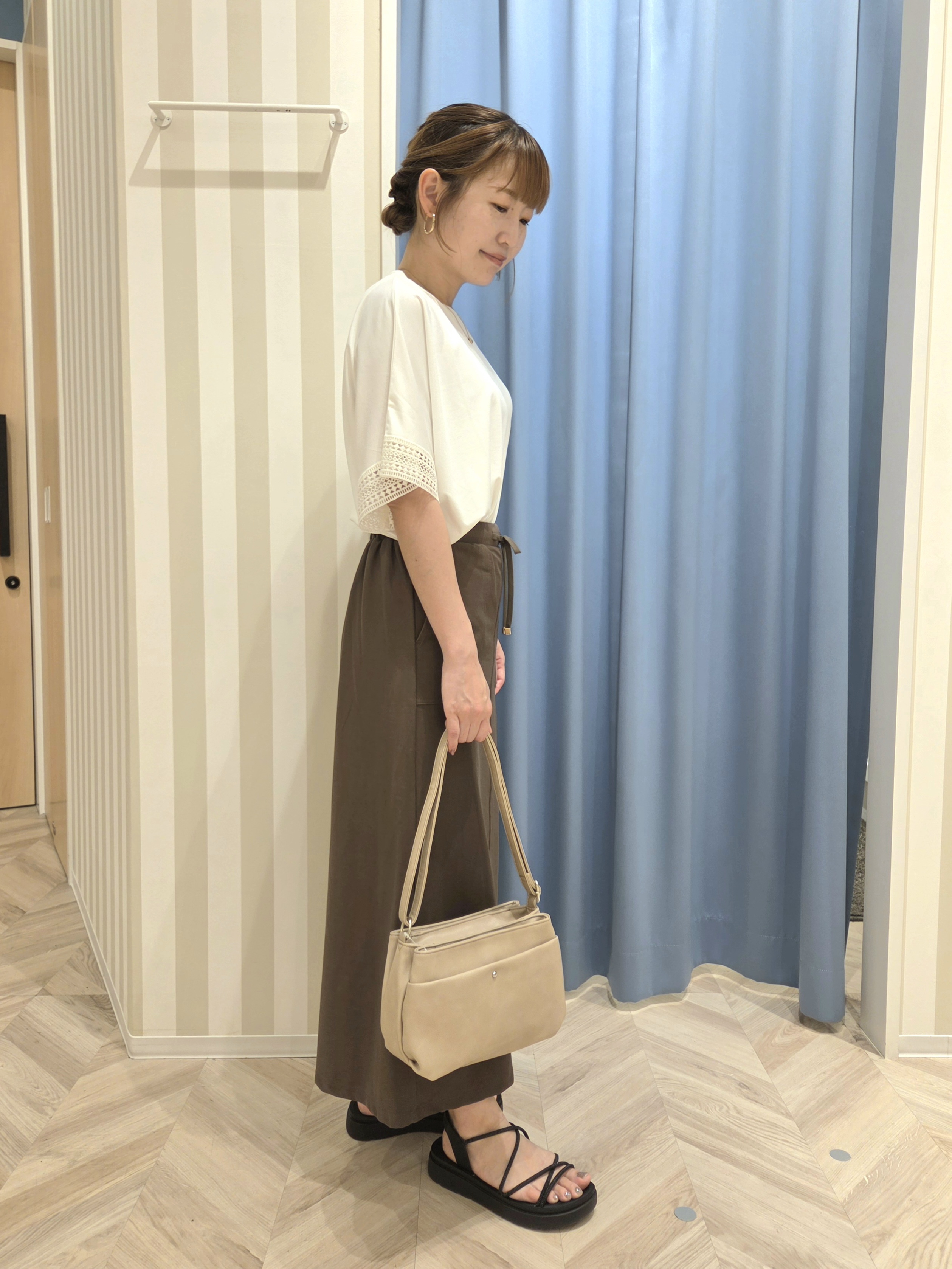Ikumiさんの「SHOO･LA･RUE｜【ひんやり/UV/体型カバー】ヒップ周りが隠せる お袖レースTシャツ」を使ったコーディネート