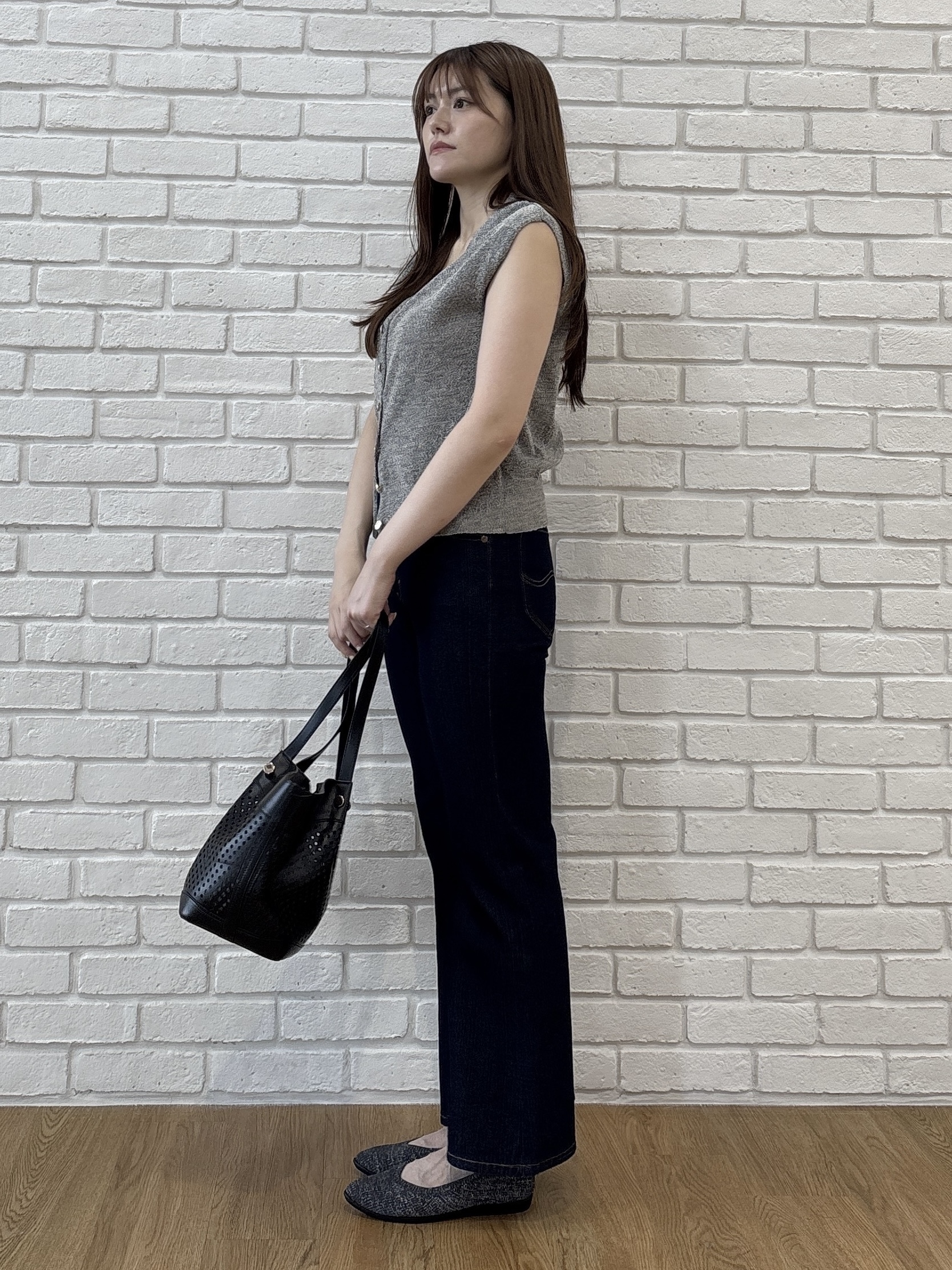 sayaさんの「grove｜【選べる着丈】美シルエットデニムソフトフレアーパンツ」を使ったコーディネート