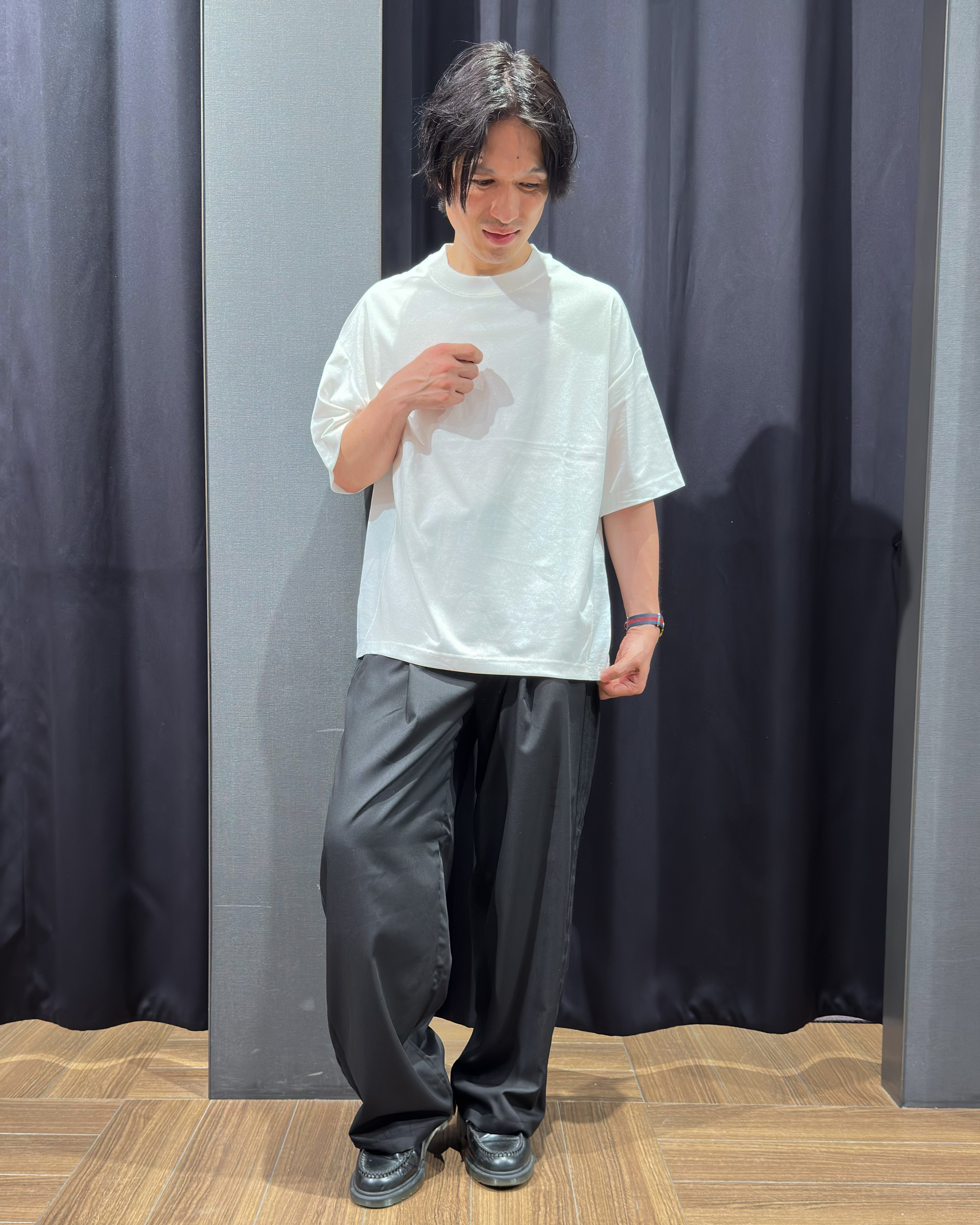 tomoyaさんの「THE SHOP TK｜【ゆったりシルエット】前後切り替え 半袖Tシャツ」を使ったコーディネート