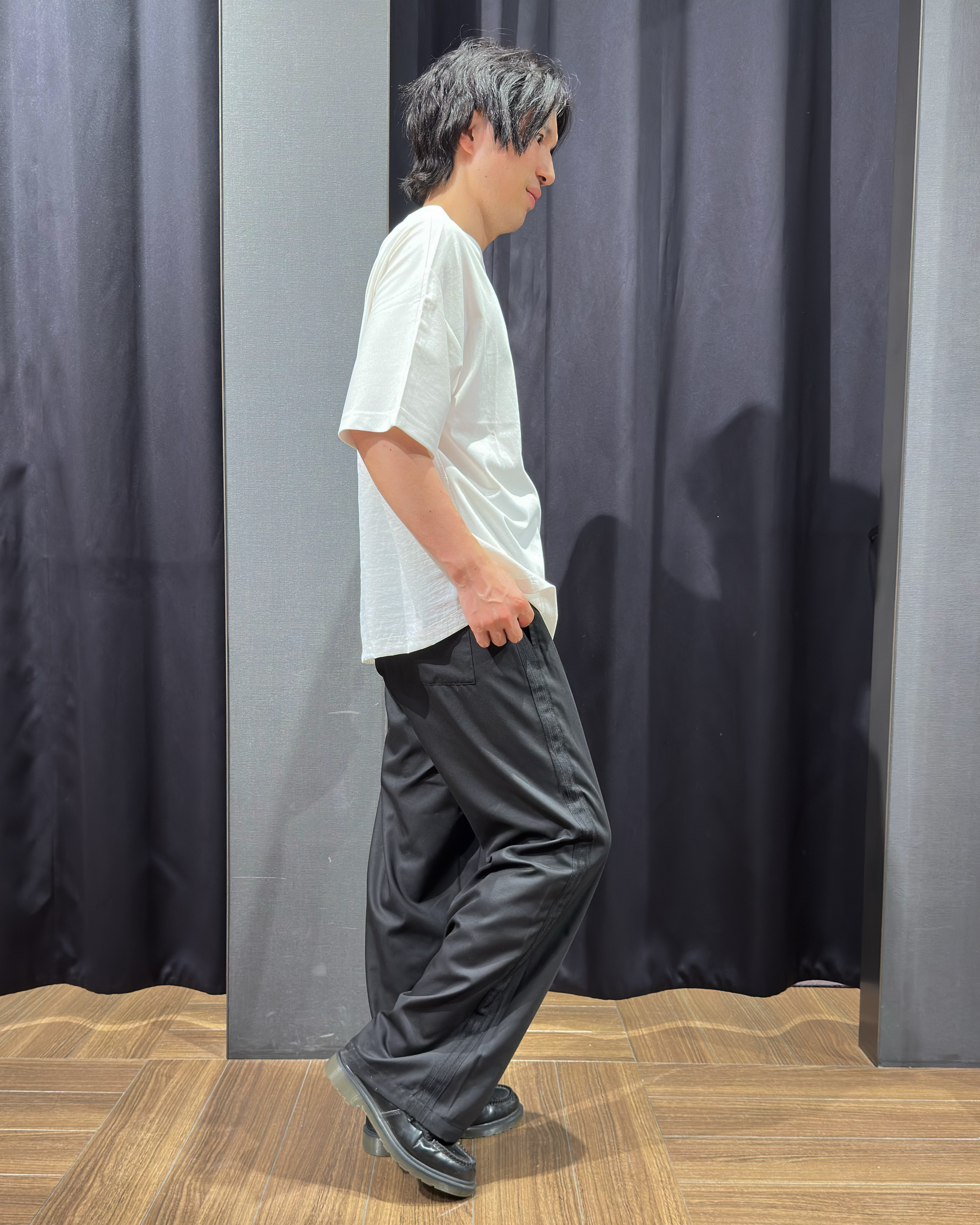 tomoyaさんの「THE SHOP TK｜【ゆったりシルエット】前後切り替え 半袖Tシャツ」を使ったコーディネート