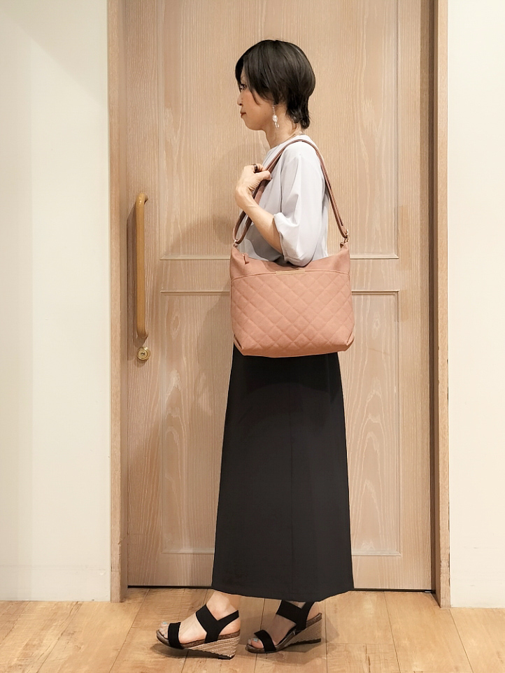 YUKIさんの「SHOO･LA･RUE｜【2点セット／洗濯機可／S-LL】インせず着られる ネックレス付き5分袖Ｔシャツ」を使ったコーディネート