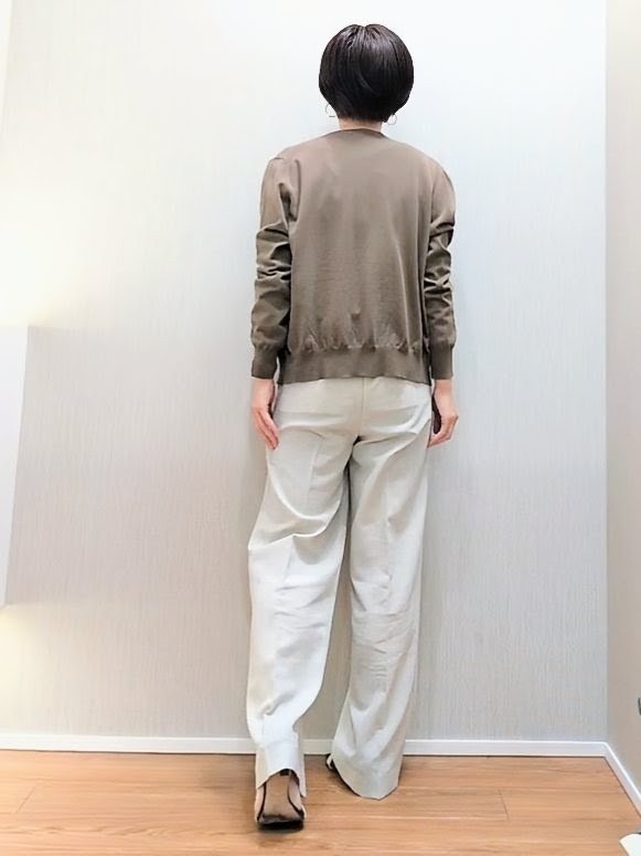 ミズタさんの「UNTITLED｜【9色展開/アンサンブル可】コットンクルーネックカーディガン」を使ったコーディネート