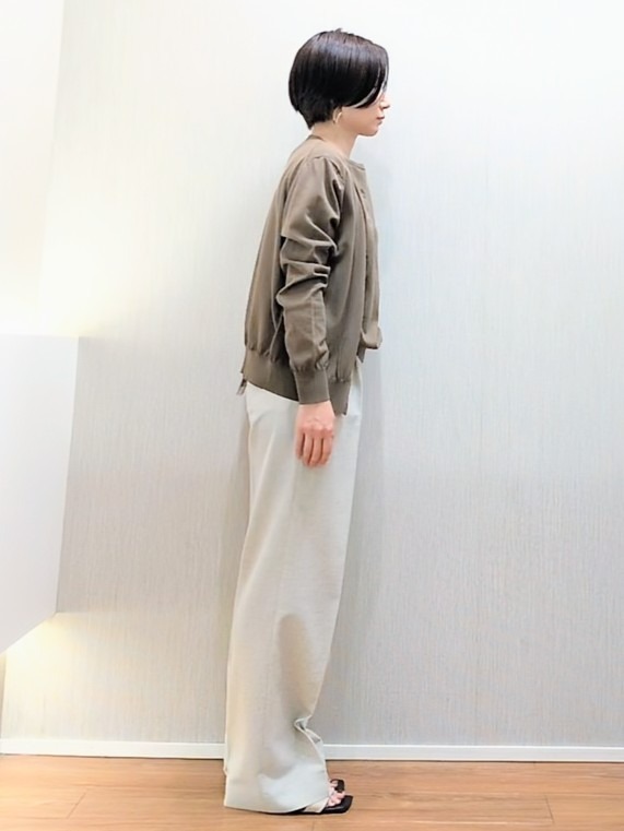 ミズタさんの「UNTITLED｜【9色展開/アンサンブル可】コットンクルーネックカーディガン」を使ったコーディネート