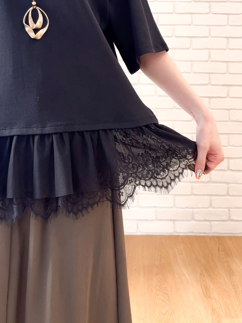 𝐜𝐡𝐢𝐤𝐚さんの「SHOO･LA･RUE｜ひんやり裾レースTシャツ」を使ったコーディネート