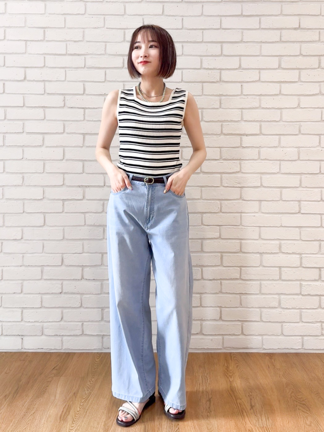 𝐜𝐡𝐢𝐤𝐚さんの「SHOO･LA･RUE｜【S-LL】見せてもキレイ スクエアネック リブタンクトップ」を使ったコーディネート