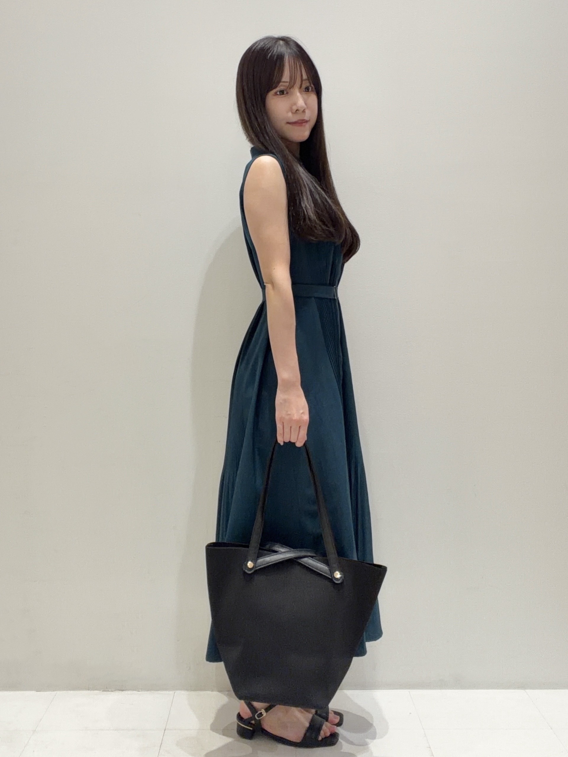 risaさんの「grove｜【低身長さんも選べる着丈・洗濯機◎】プリーツベルトワンピース」を使ったコーディネート