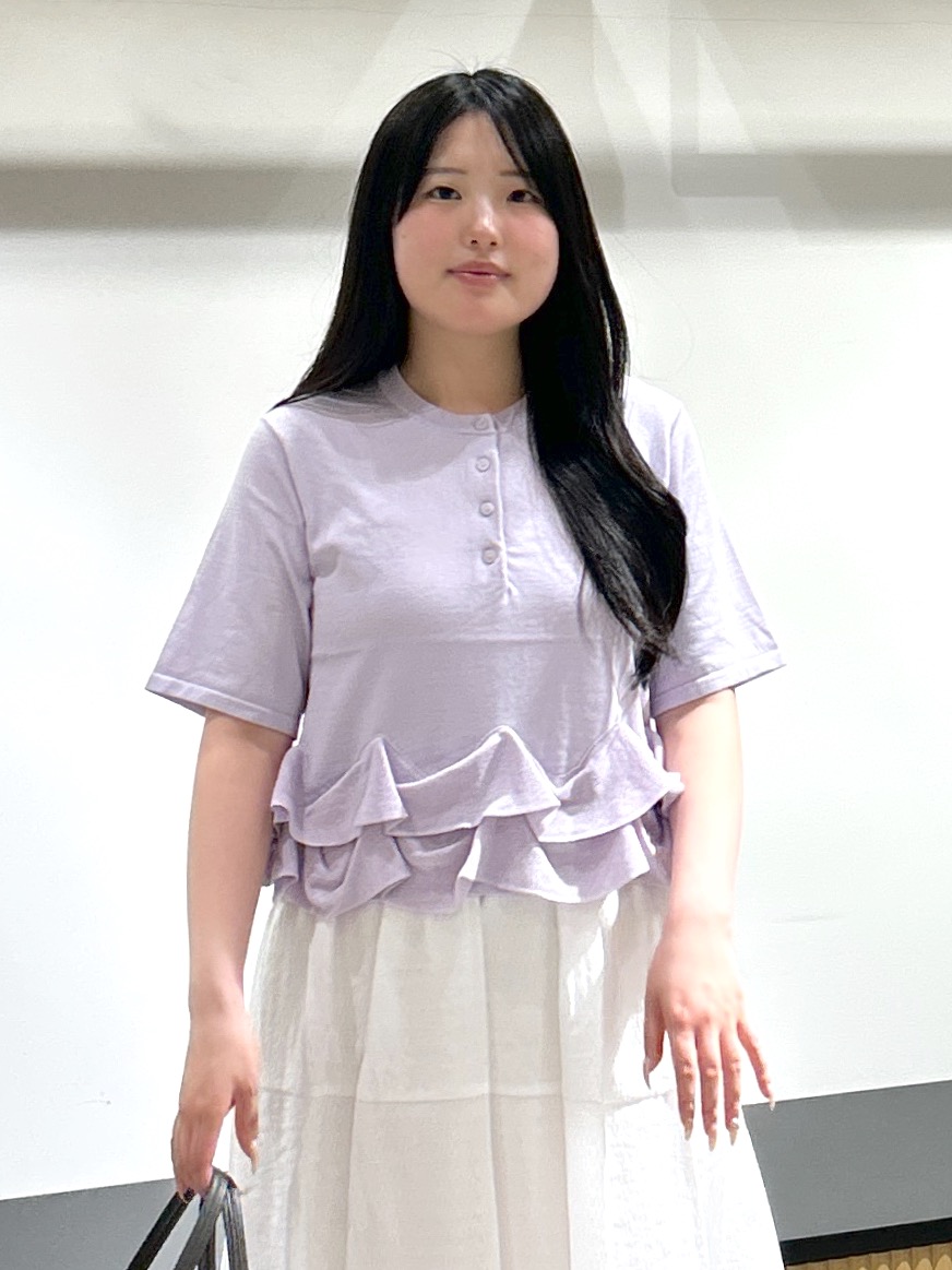sayaさんの「OPAQUE.CLIP｜【UVケア／遮熱性】裾フリルヘンリーネックニット《抗ピル／洗濯機OK》」を使ったコーディネート