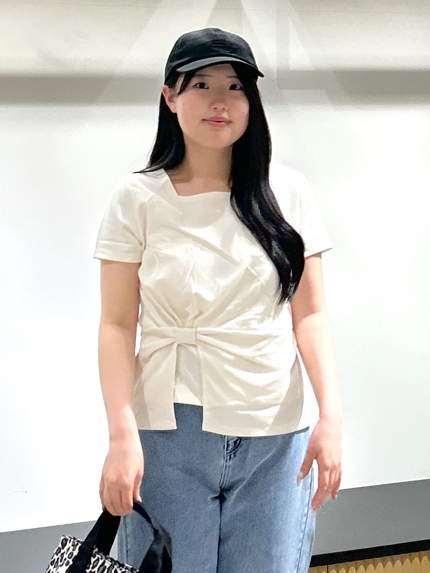 sayaさんの「OPAQUE.CLIP｜【接触冷感／UVケア】スクエアネックリボントップス《洗濯機OK》」を使ったコーディネート