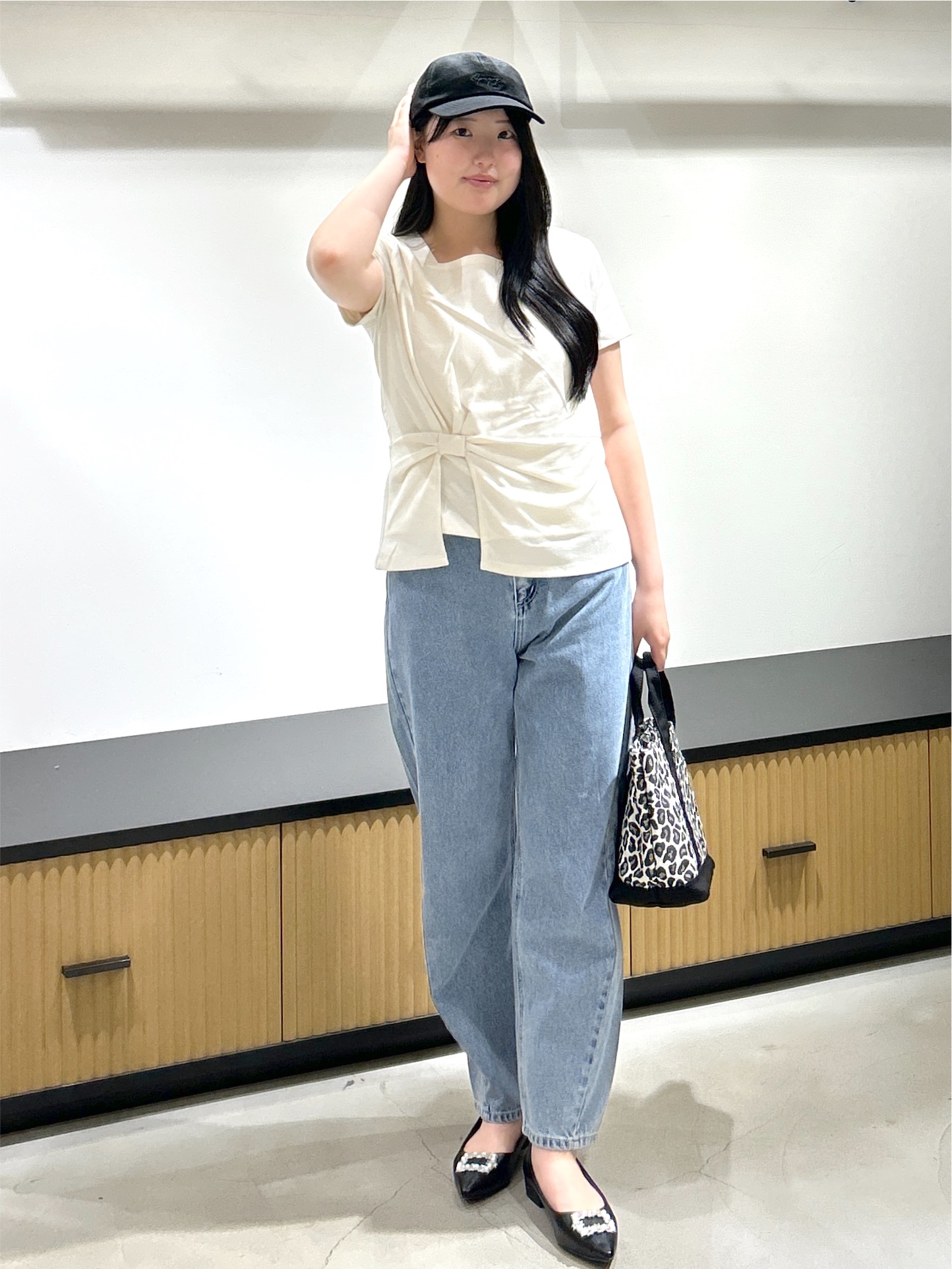 sayaさんの「OPAQUE.CLIP｜【接触冷感／UVケア】スクエアネックリボントップス《洗濯機OK》」を使ったコーディネート