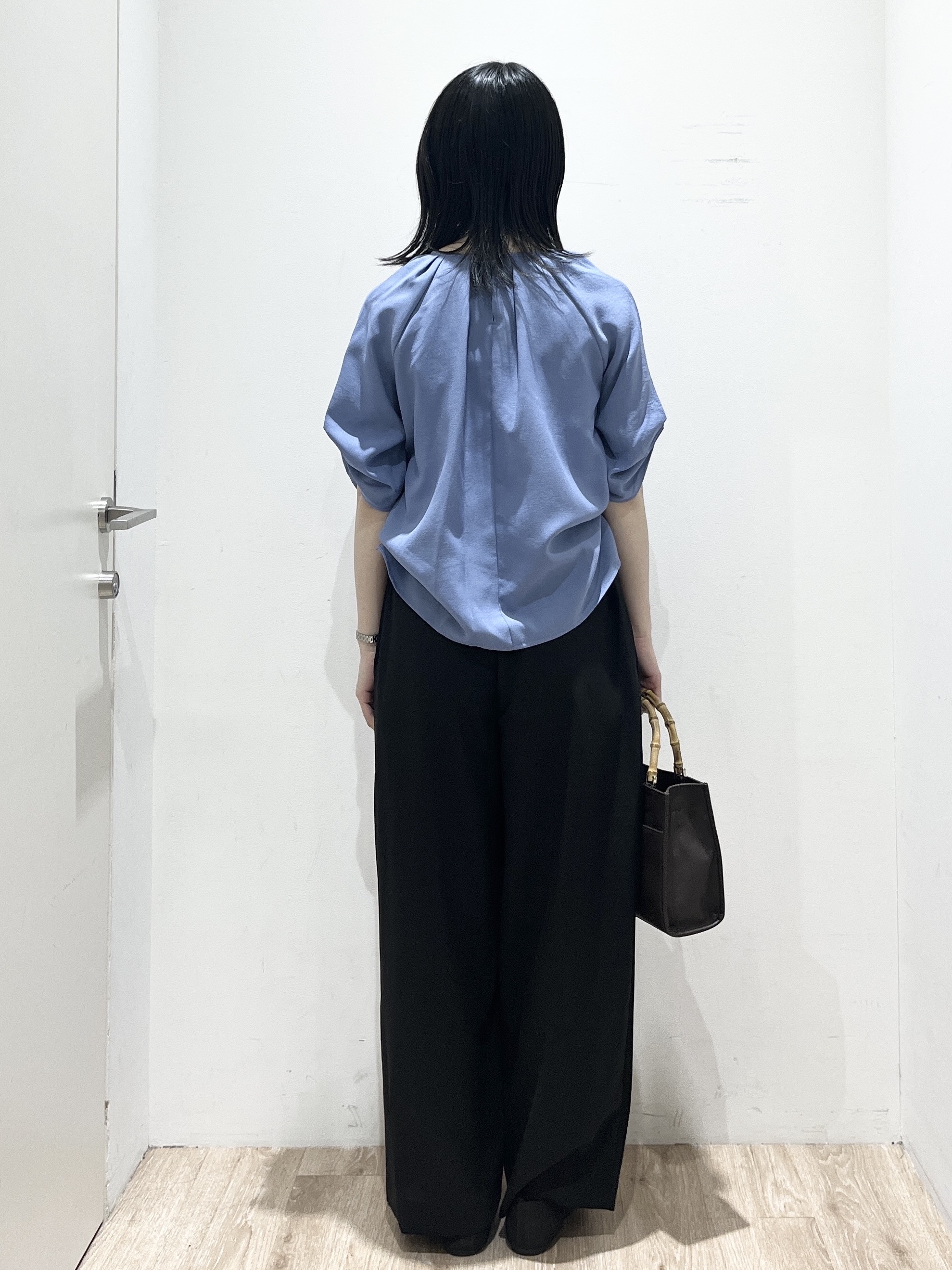 momokoさんの「OPAQUE.CLIP｜【接触冷感／吸水速乾】リネンライク タックスリーブブラウス《セットアップ対応／洗濯機OK》」を使ったコーディネート