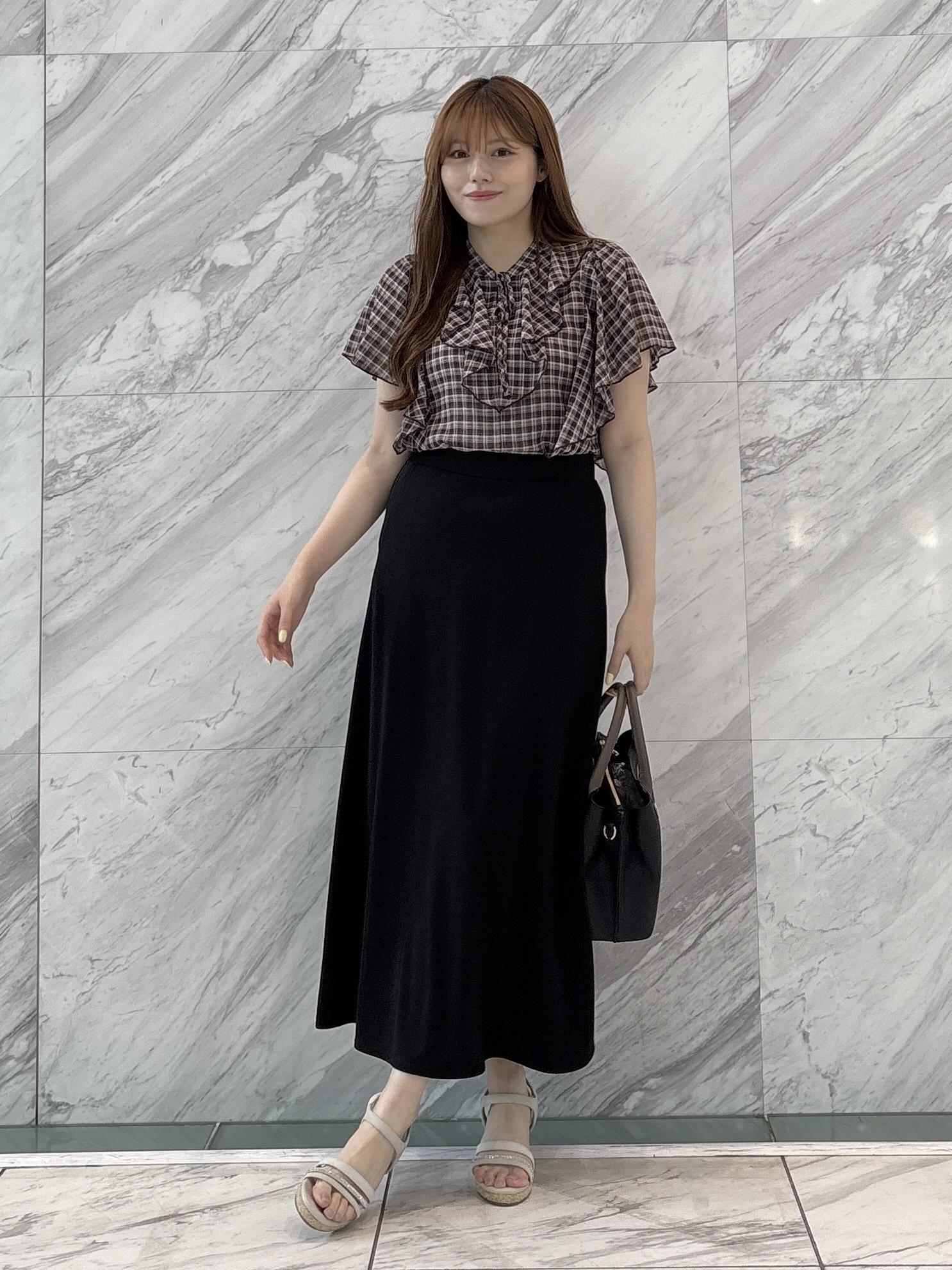 sayaさんの「grove｜【持続冷感/SET UP可】ひんやりポンチシリーズ／リラクシーAラインスカート」を使ったコーディネート