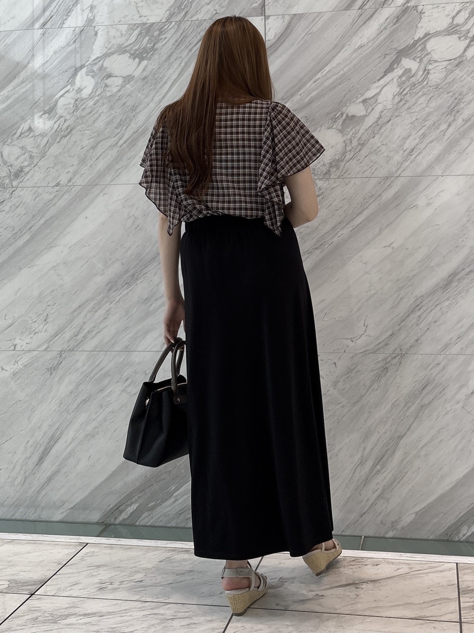 sayaさんの「grove｜【持続冷感/SET UP可】ひんやりポンチシリーズ／リラクシーAラインスカート」を使ったコーディネート
