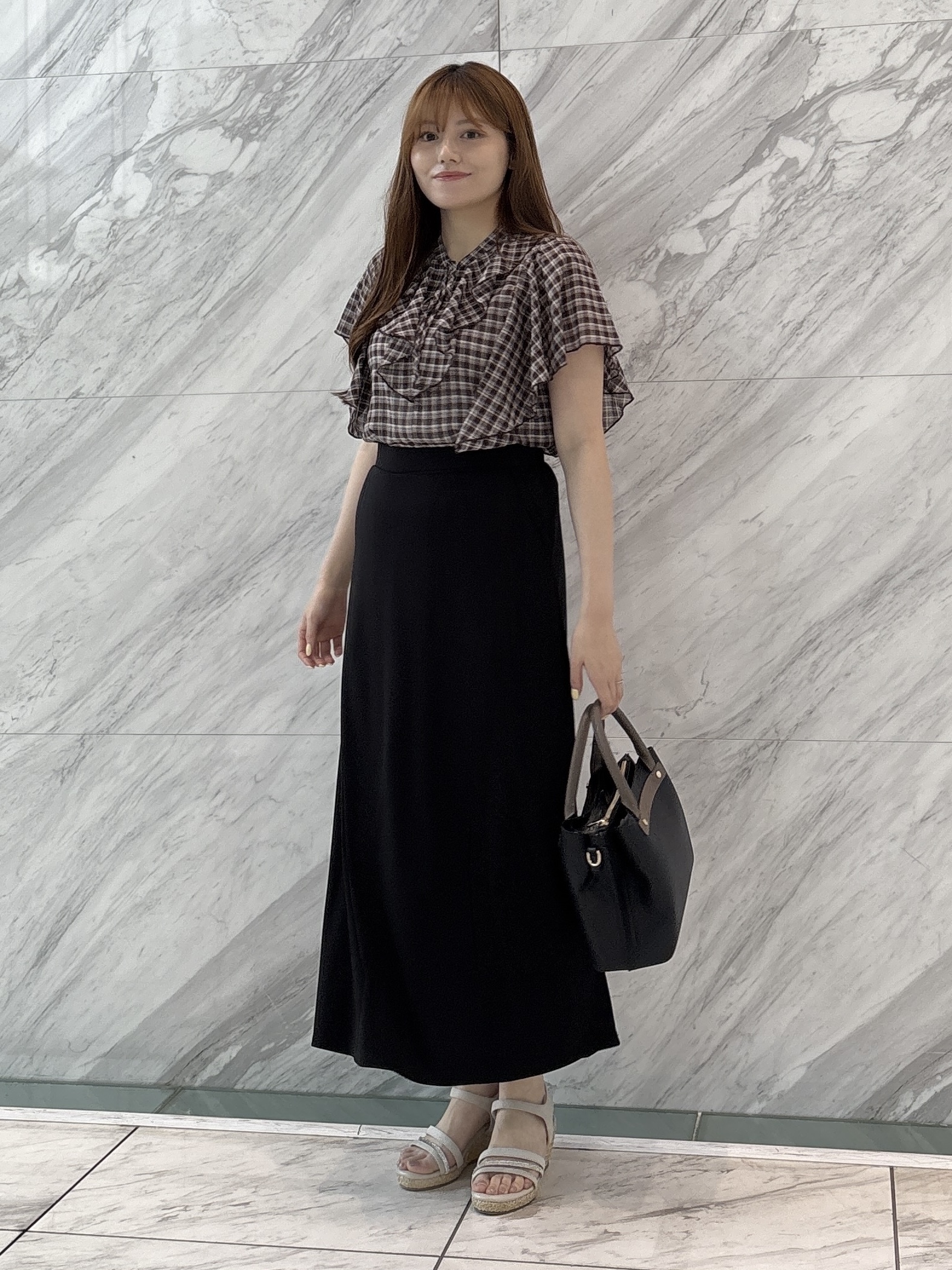 sayaさんの「grove｜【持続冷感/SET UP可】ひんやりポンチシリーズ／リラクシーAラインスカート」を使ったコーディネート
