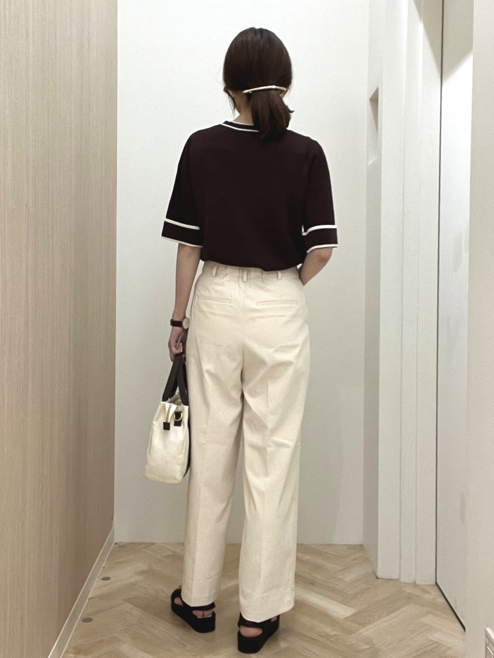  おまつさんの「grove｜新色追加！【シリーズ累計36万枚/名品ニット】やわらかドライタッチ 袖メッシュ編みニット」を使ったコーディネート