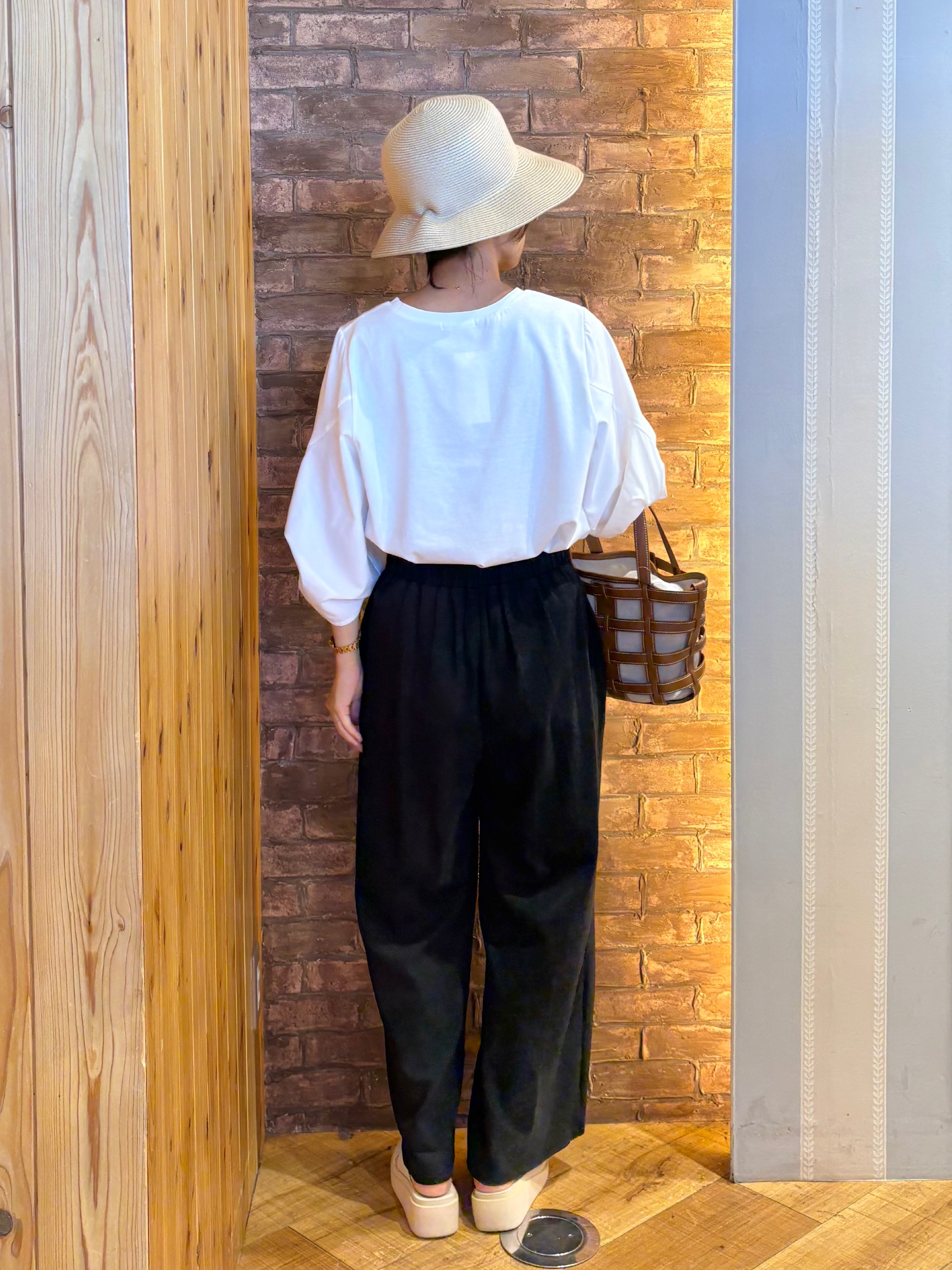 mieさんの「SHOO･LA･RUE｜ON・OFF大活躍ツイストスリーブトップス」を使ったコーディネート
