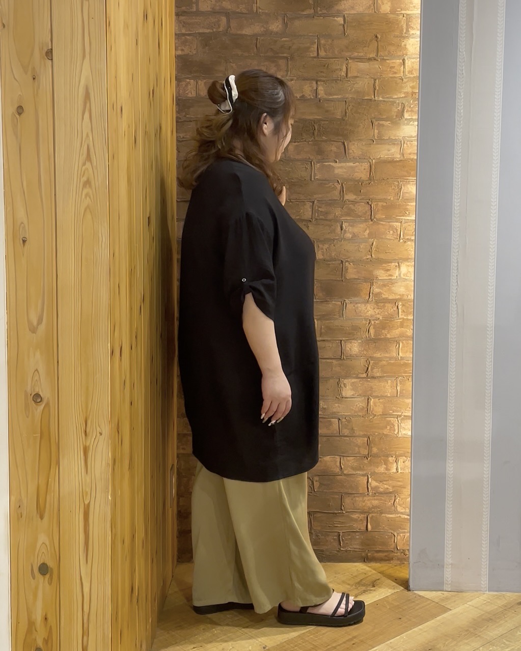 Risaさんの「SHOO･LA･RUE｜【ひんやり/S-LL/洗濯機可】体型カバーにも ゆるっとリラックスチュニック」を使ったコーディネート