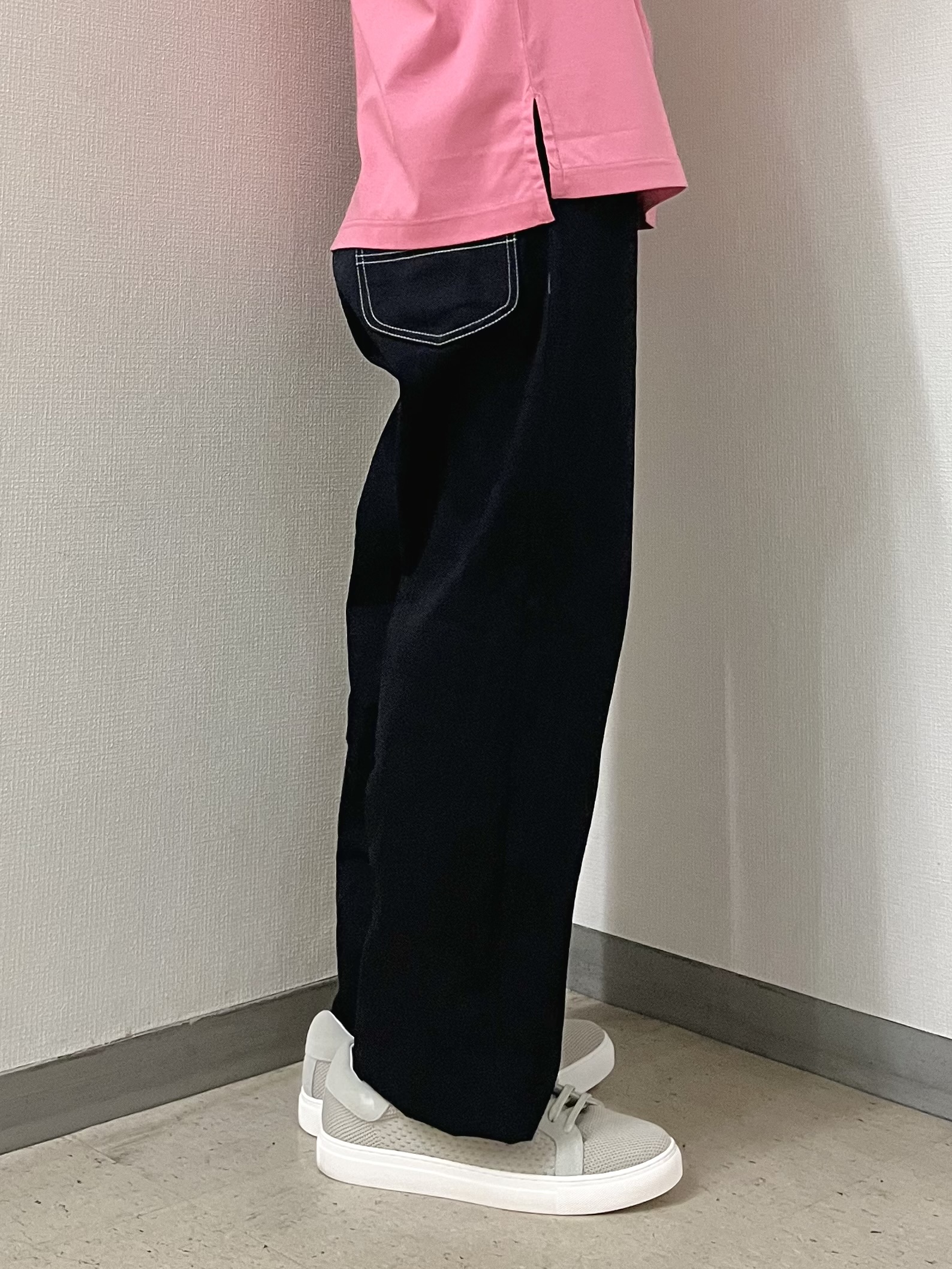 URAさんの「TAKEO KIKUCHI｜【BOWLER HAT LABEL】アイスクリアコットン ボーラーハットウォーカー ポロシャツ」を使ったコーディネート