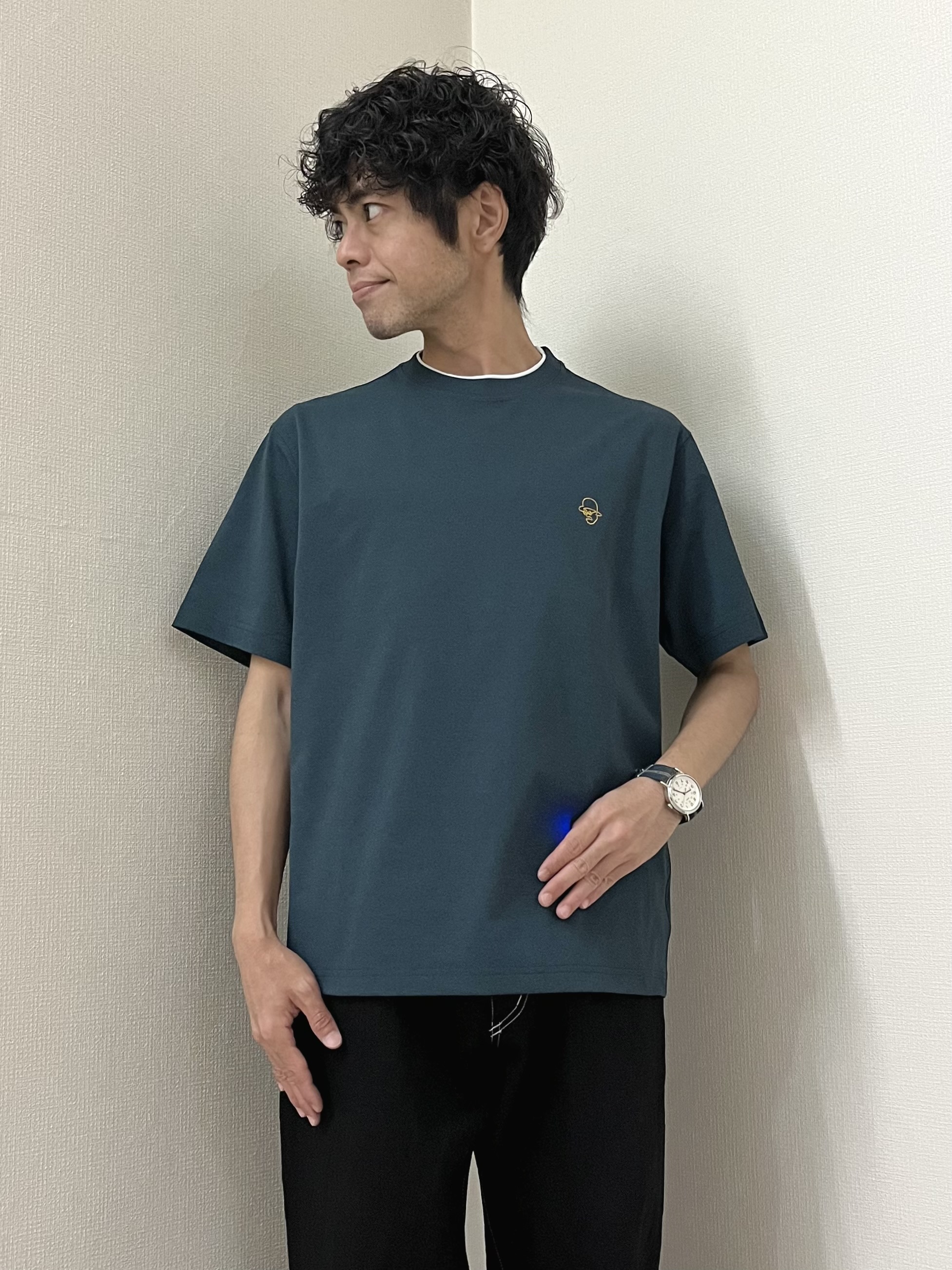 URAさんの「TAKEO KIKUCHI｜【汗染み軽減/接触冷感】フェイクレイヤード ワンポイント刺繍Ｔシャツ」を使ったコーディネート