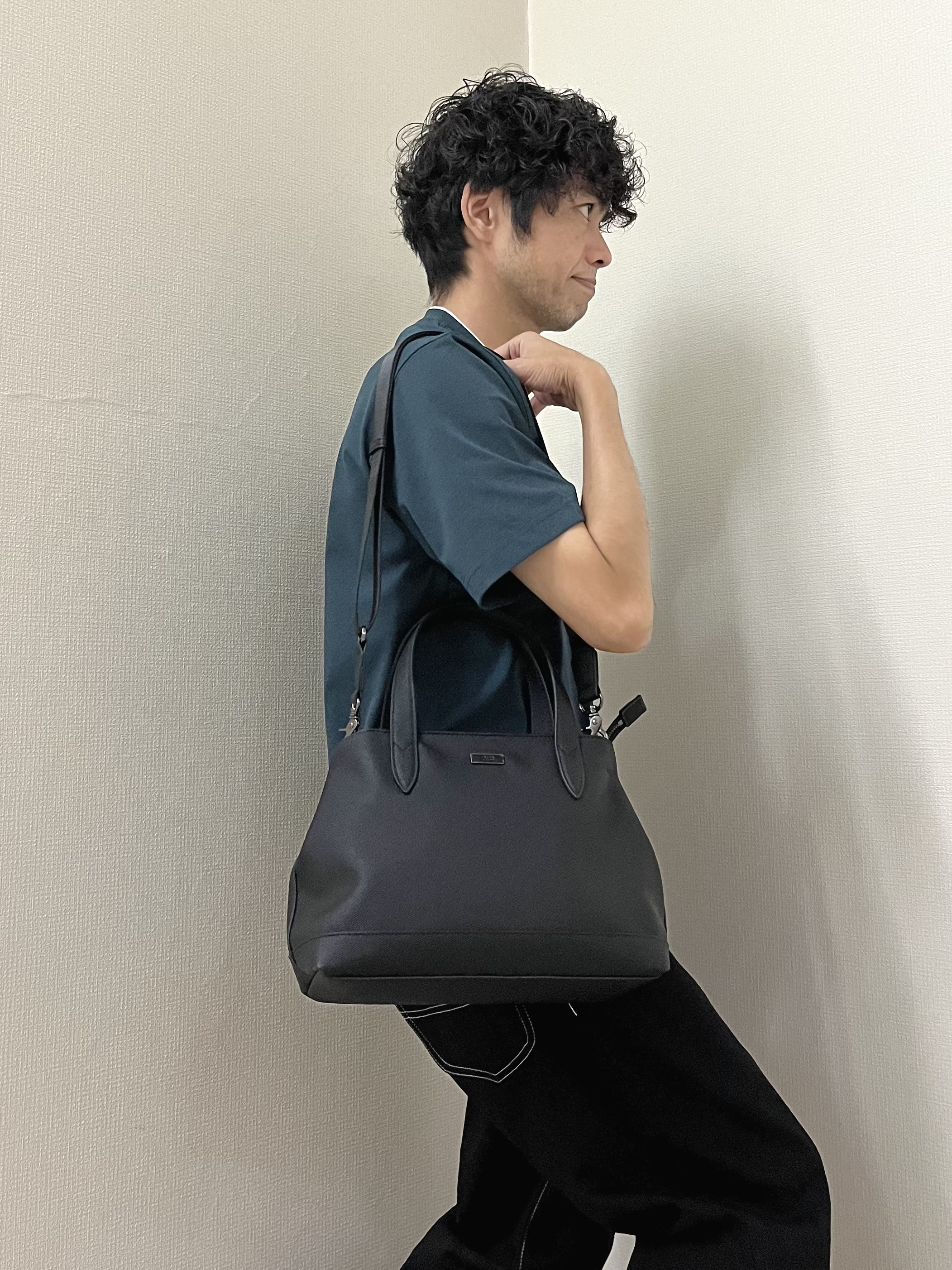 URAさんの「TAKEO KIKUCHI｜【汗染み軽減/接触冷感】フェイクレイヤード ワンポイント刺繍Ｔシャツ」を使ったコーディネート