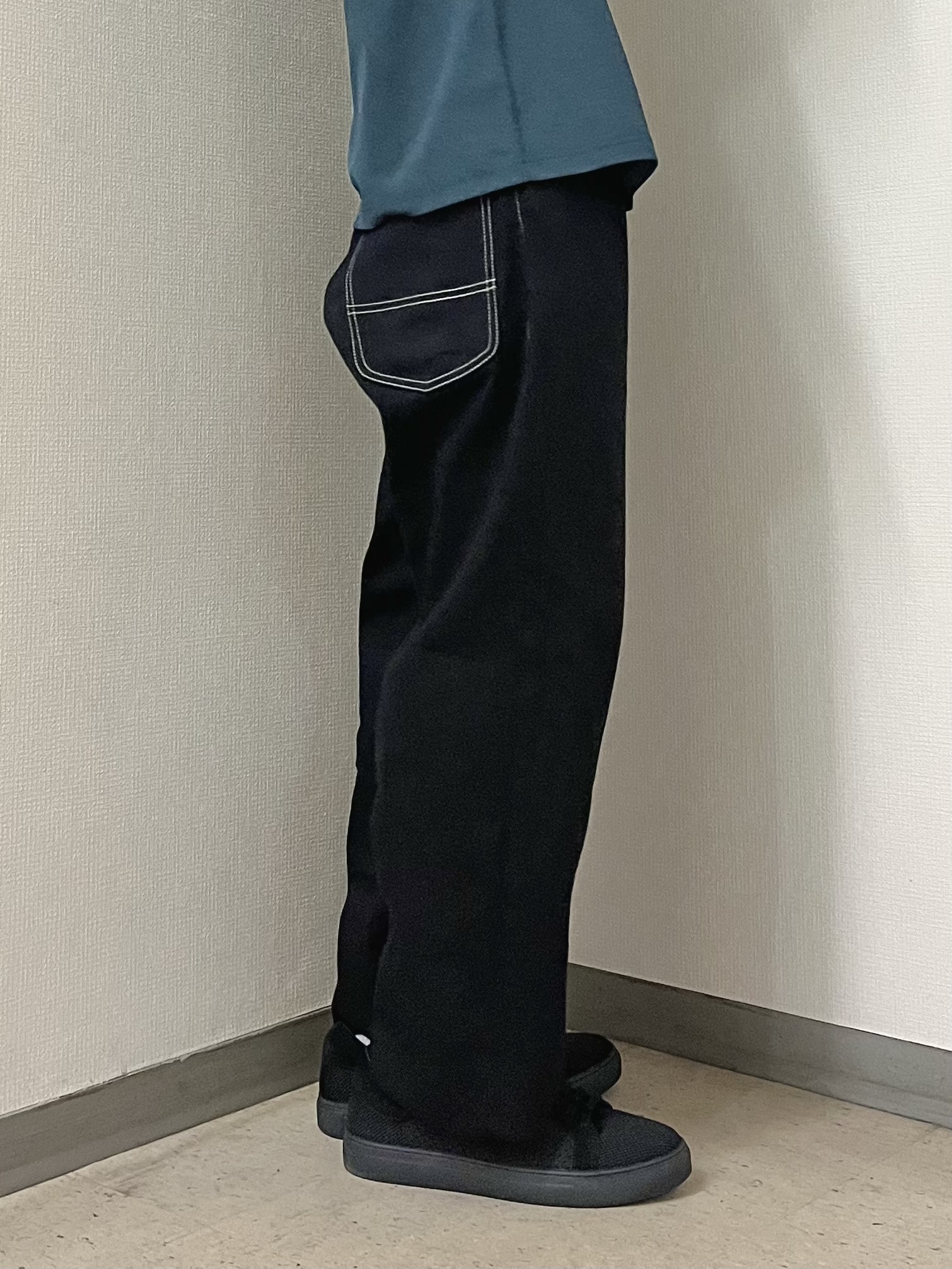 URAさんの「TAKEO KIKUCHI｜【汗染み軽減/接触冷感】フェイクレイヤード ワンポイント刺繍Ｔシャツ」を使ったコーディネート