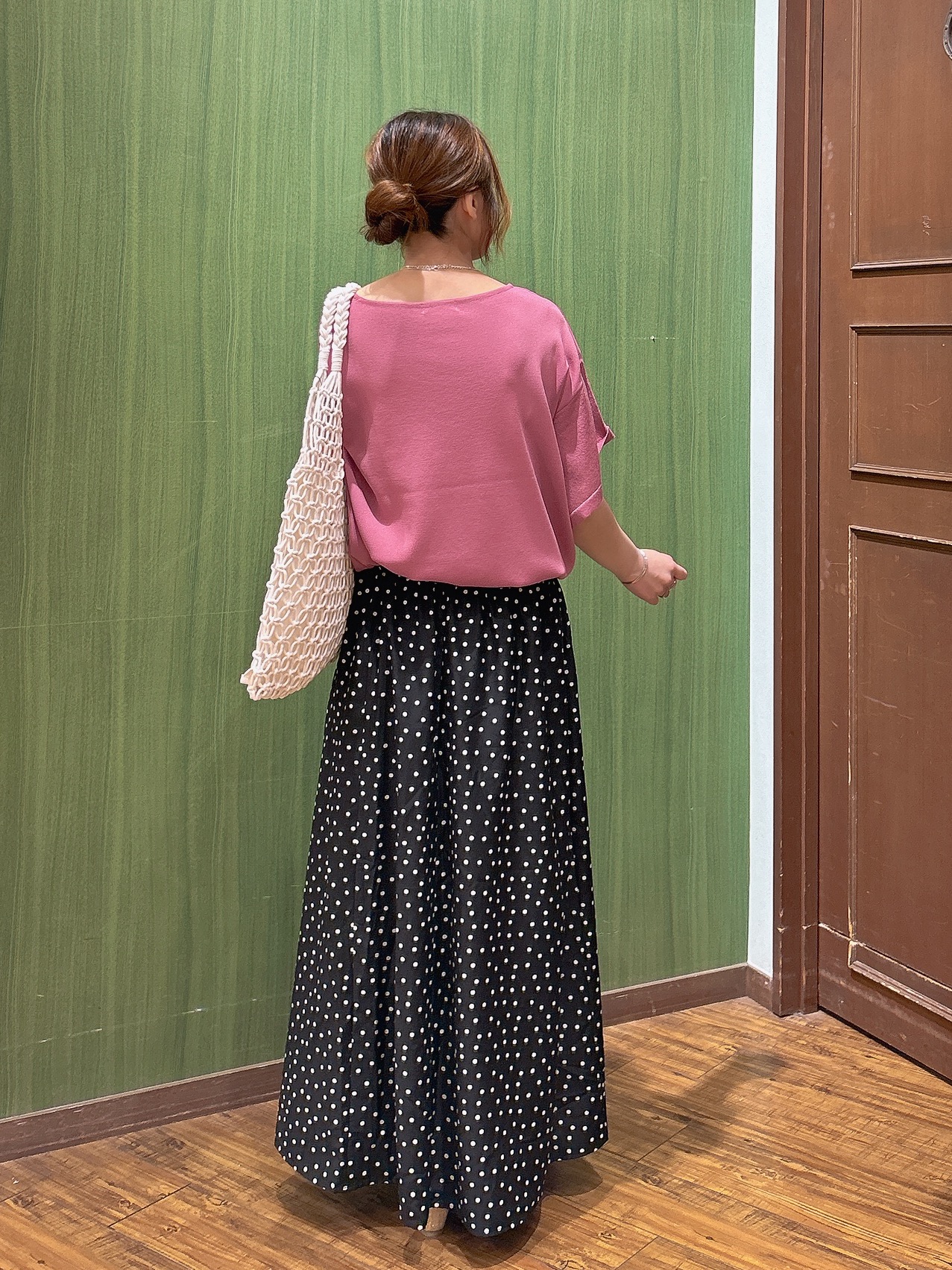 かおりさんの「SHOO･LA･RUE｜【S-LL/ひんやり/洗濯機可】インせず着られる ひらり袖ニット」を使ったコーディネート