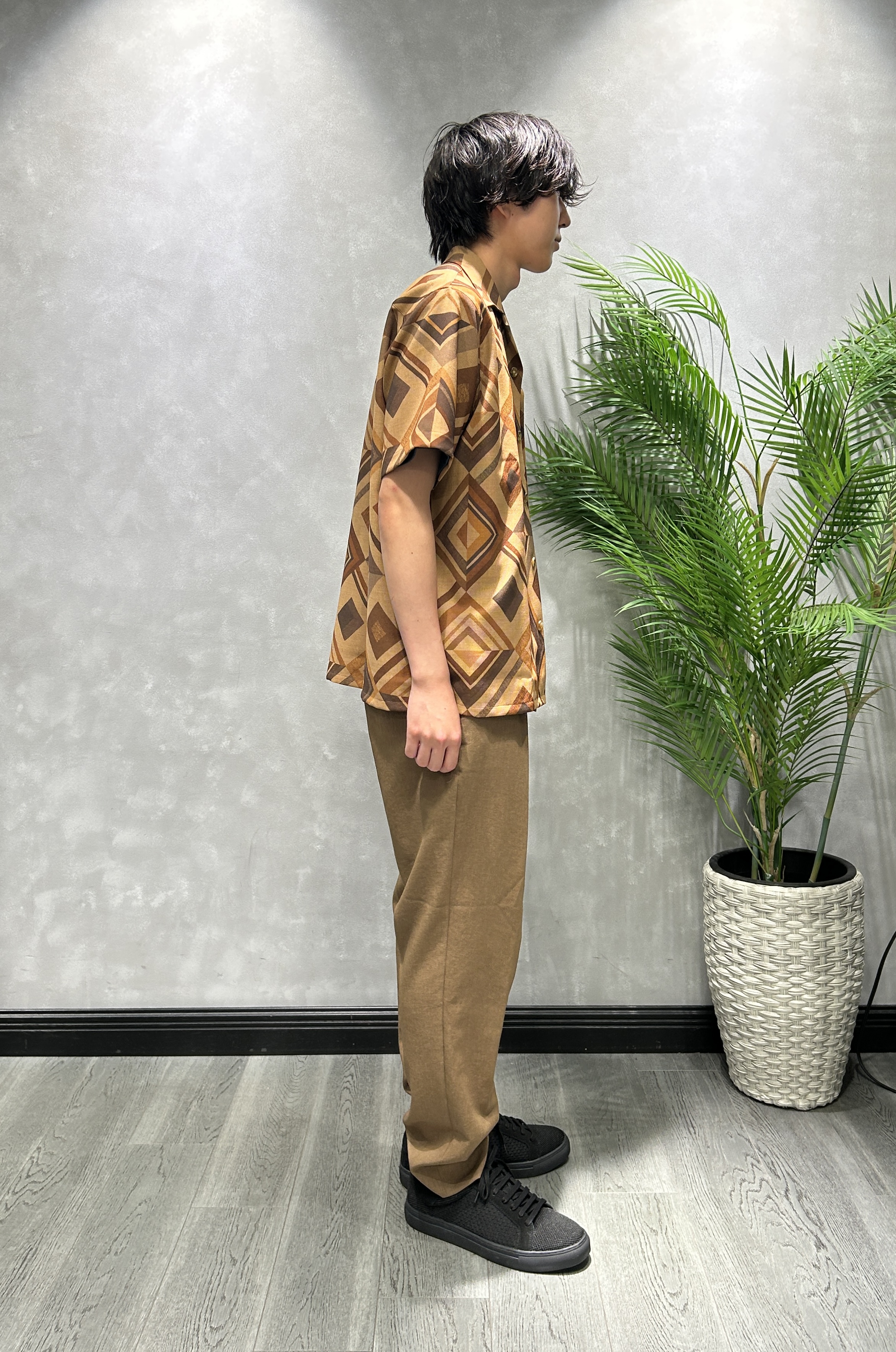 ruiさんの「TAKEO KIKUCHI｜【吸汗速乾】タイル柄プリント 半袖シャツ」を使ったコーディネート