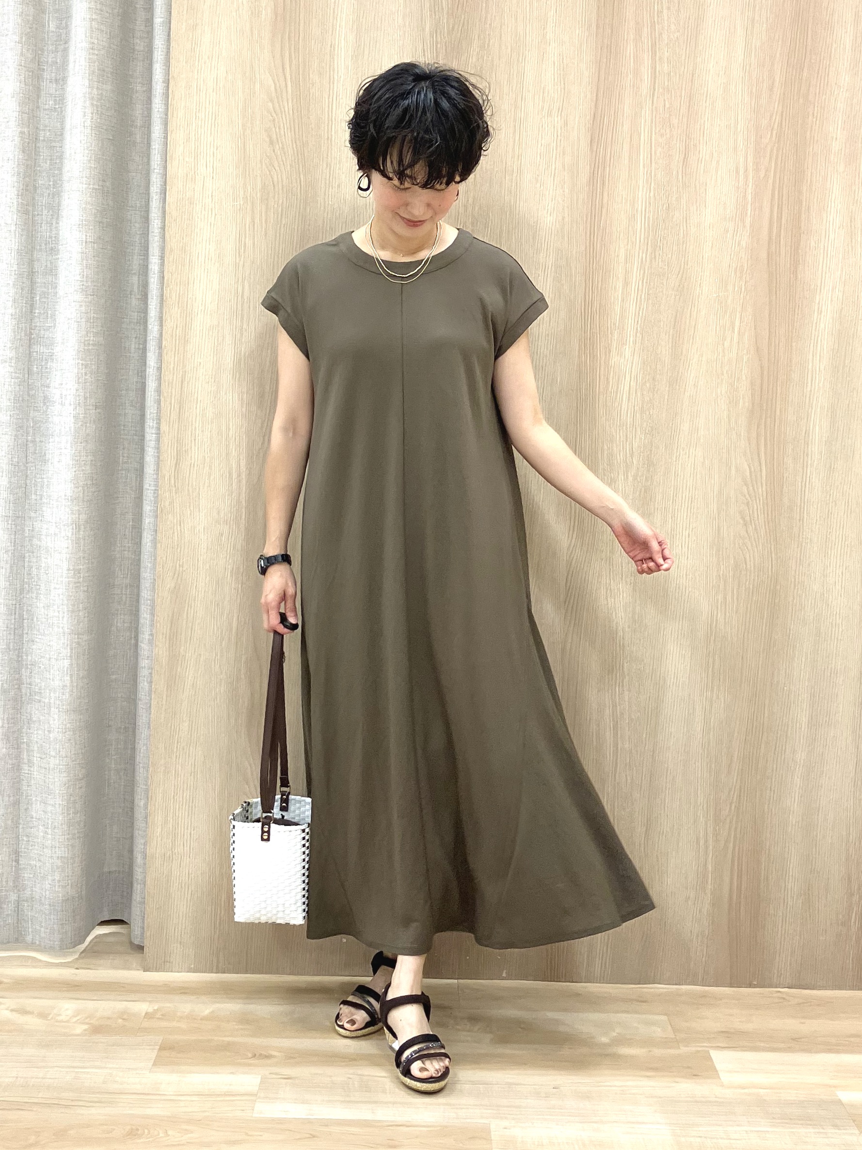 Keiさんの「grove｜【低身長さんも選べる着丈】モクロディフレンチワンピース」を使ったコーディネート