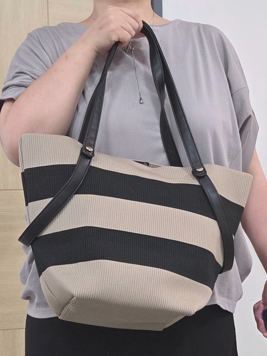 にゃみさんの「grove｜【持続冷感・体型カバー】サテンパイピングドルマンカットソー」を使ったコーディネート