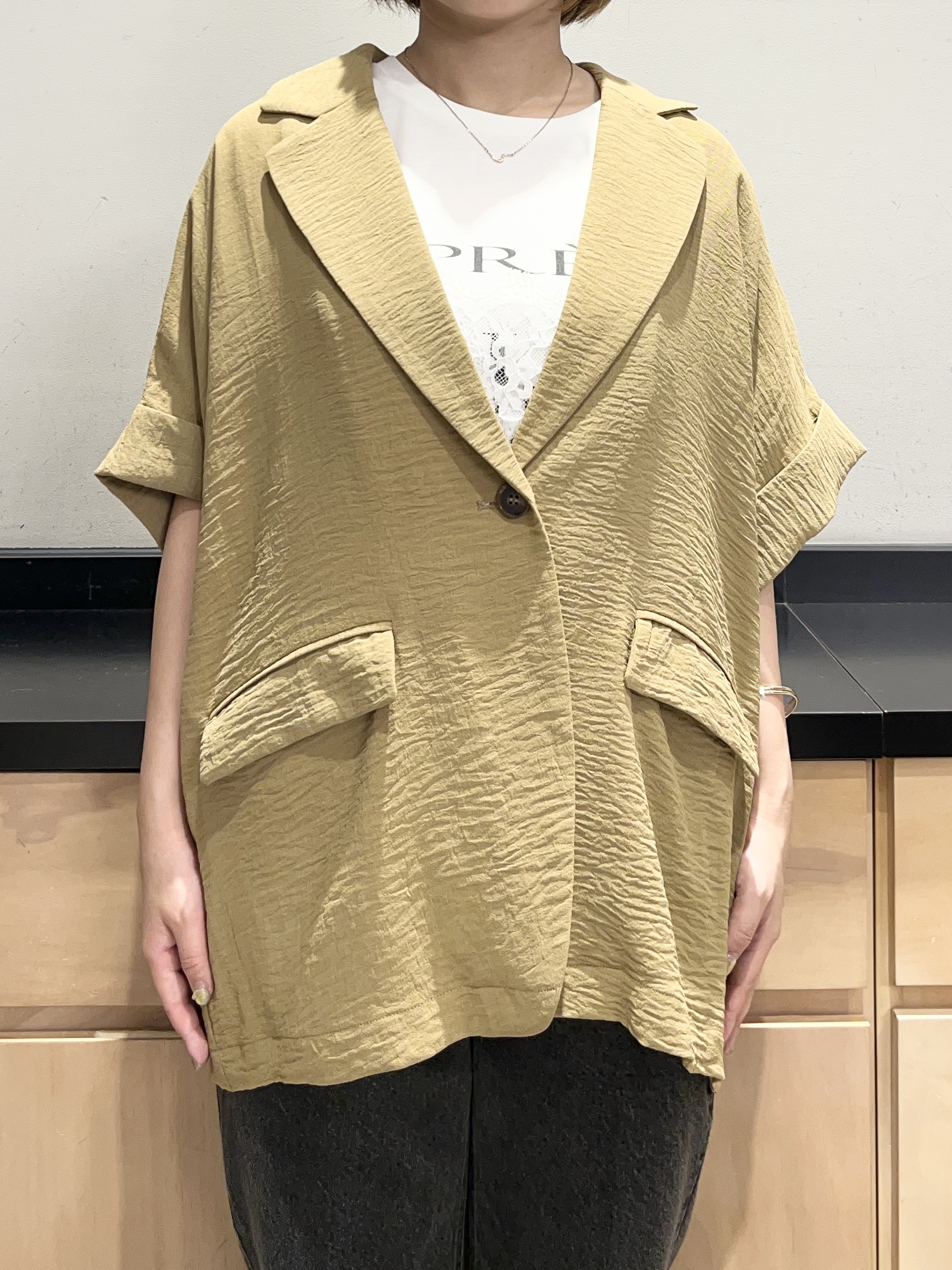 かのさんの「THE SHOP TK｜【ひんやり/吸水速乾/UV/防しわ】ON/OFFどちらにも 軽やか半袖ジャケット」を使ったコーディネート
