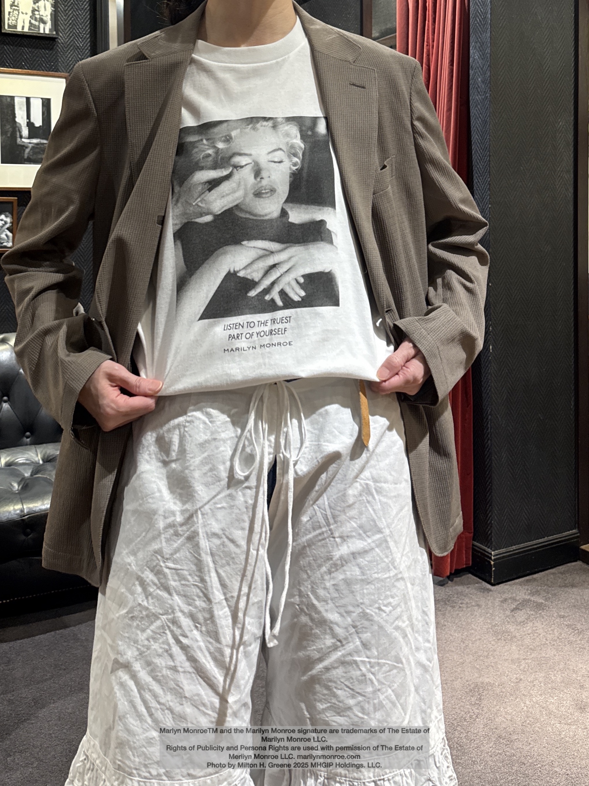 神野（jinno）さんの「TAKEO KIKUCHI｜【別注】マリリン・モンロー/フォトTシャツ」を使ったコーディネート