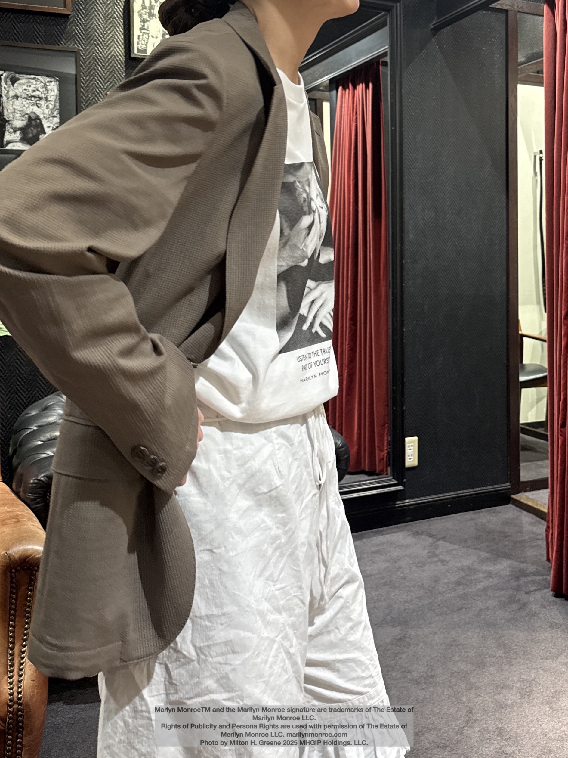 神野（jinno）さんの「TAKEO KIKUCHI｜【別注】マリリン・モンロー/フォトTシャツ」を使ったコーディネート