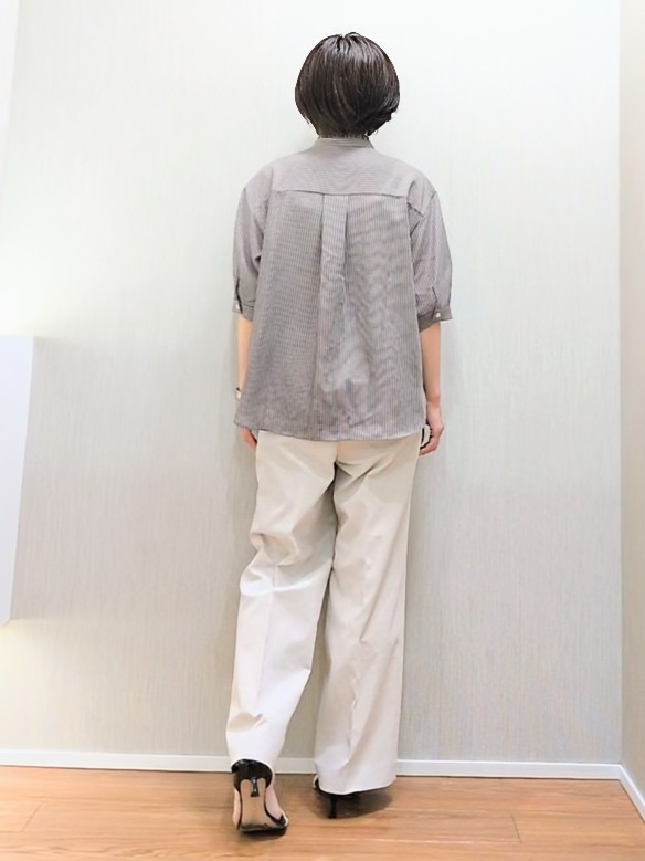ミズタさんの「UNTITLED｜【接触冷感/洗える/後ろウエストゴム】オックスワイドパンツ」を使ったコーディネート