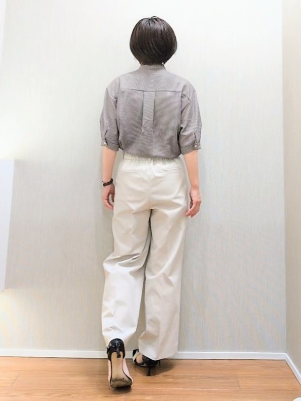 ミズタさんの「UNTITLED｜【接触冷感/洗える/後ろウエストゴム】オックスワイドパンツ」を使ったコーディネート