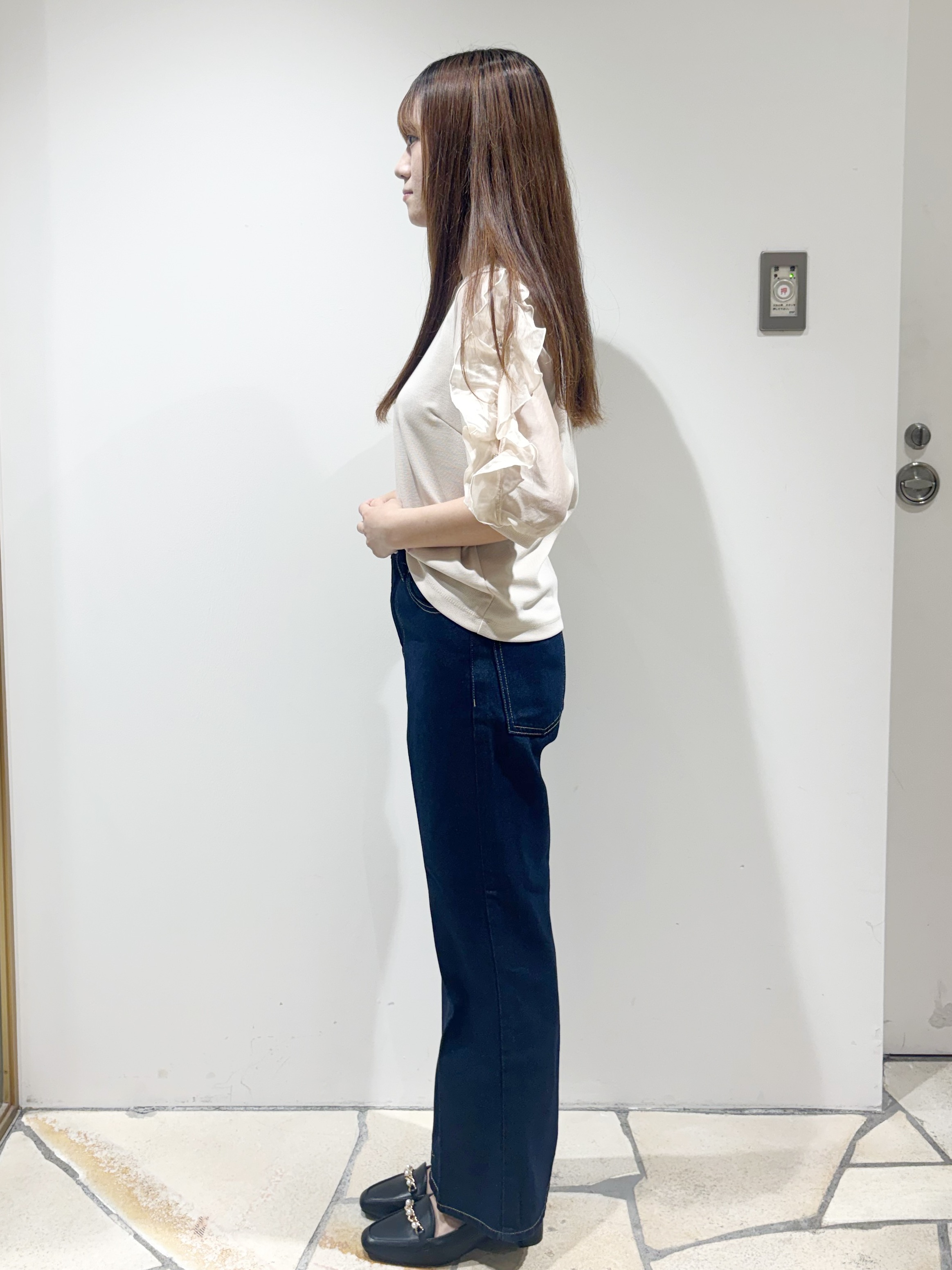みあたんさんの「index｜【接触冷感／UVケア】オーガンフリルスリットトップス《洗濯機OK》」を使ったコーディネート