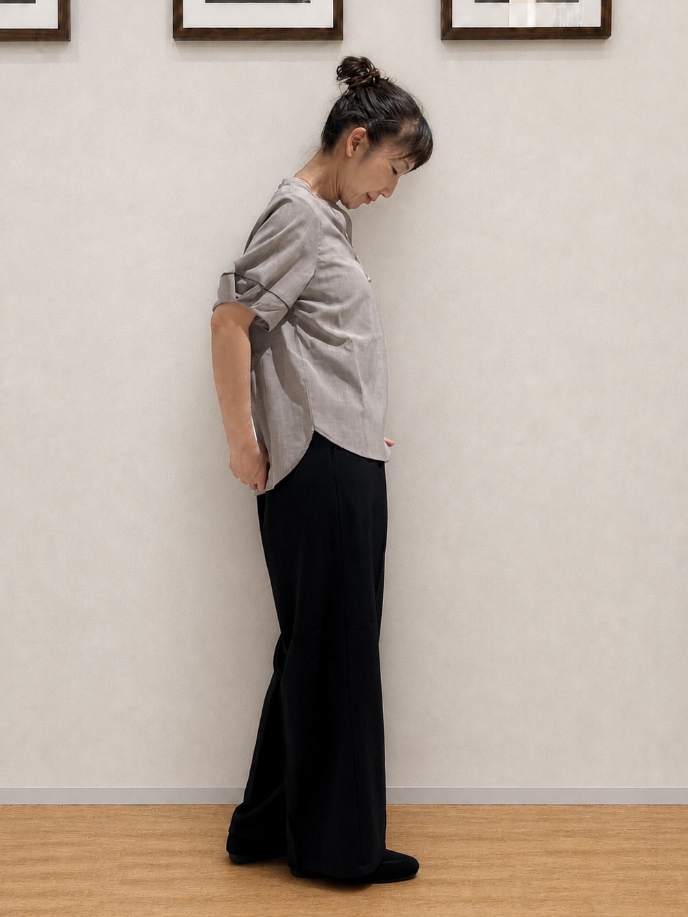 まつみさんの「SHOO･LA･RUE｜【洗濯後しわになりにくい／インせずきまる】麻調ハシゴレーススキッパーブラウス」を使ったコーディネート