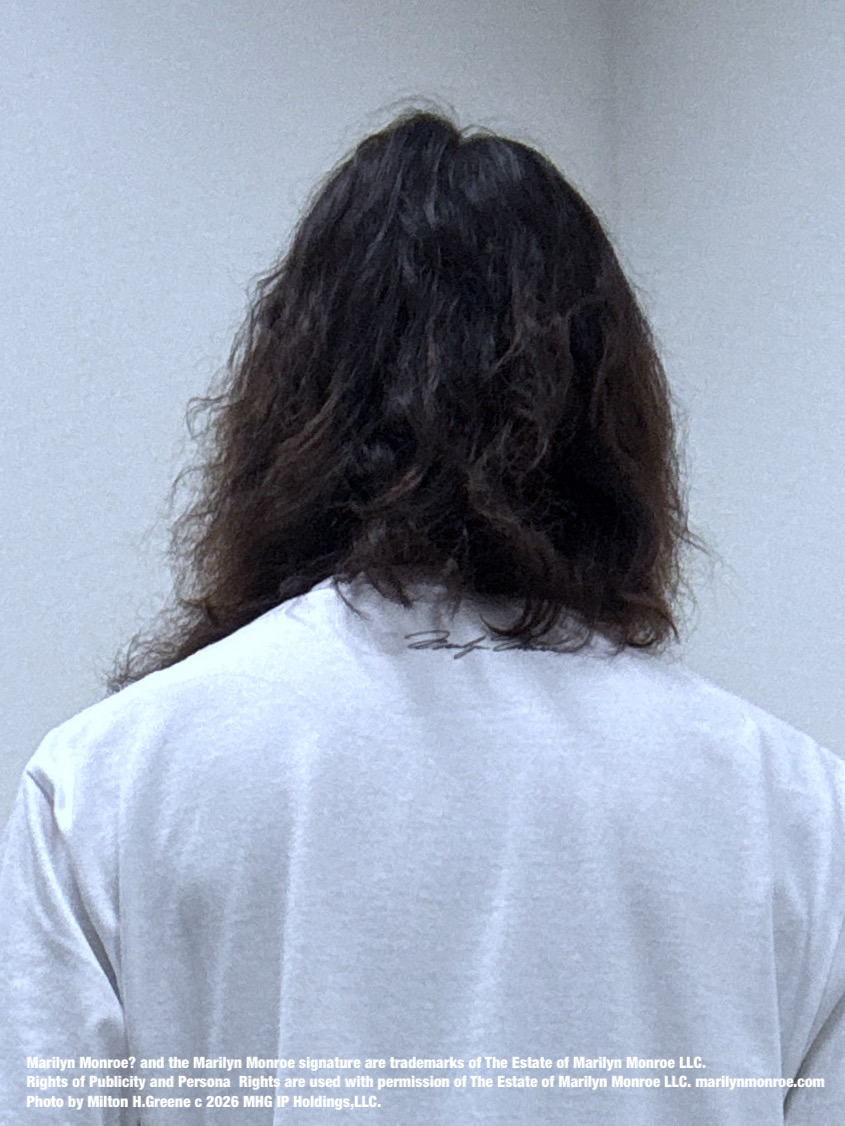 おーのさんの「TAKEO KIKUCHI｜【別注】マリリン・モンロー/フォトTシャツ」を使ったコーディネート