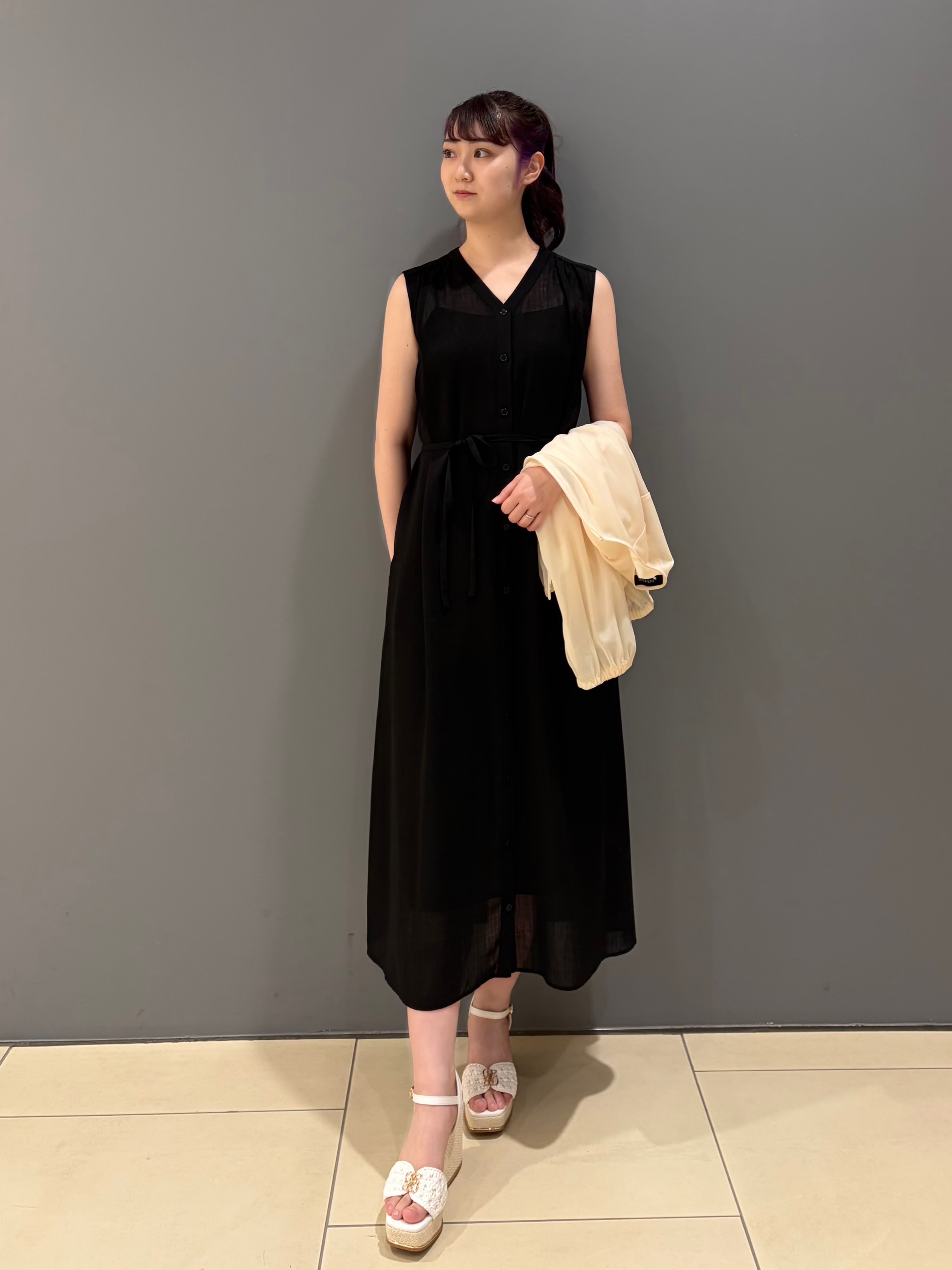 miさんの「UNTITLED｜トリコットシアーブラウス」を使ったコーディネート