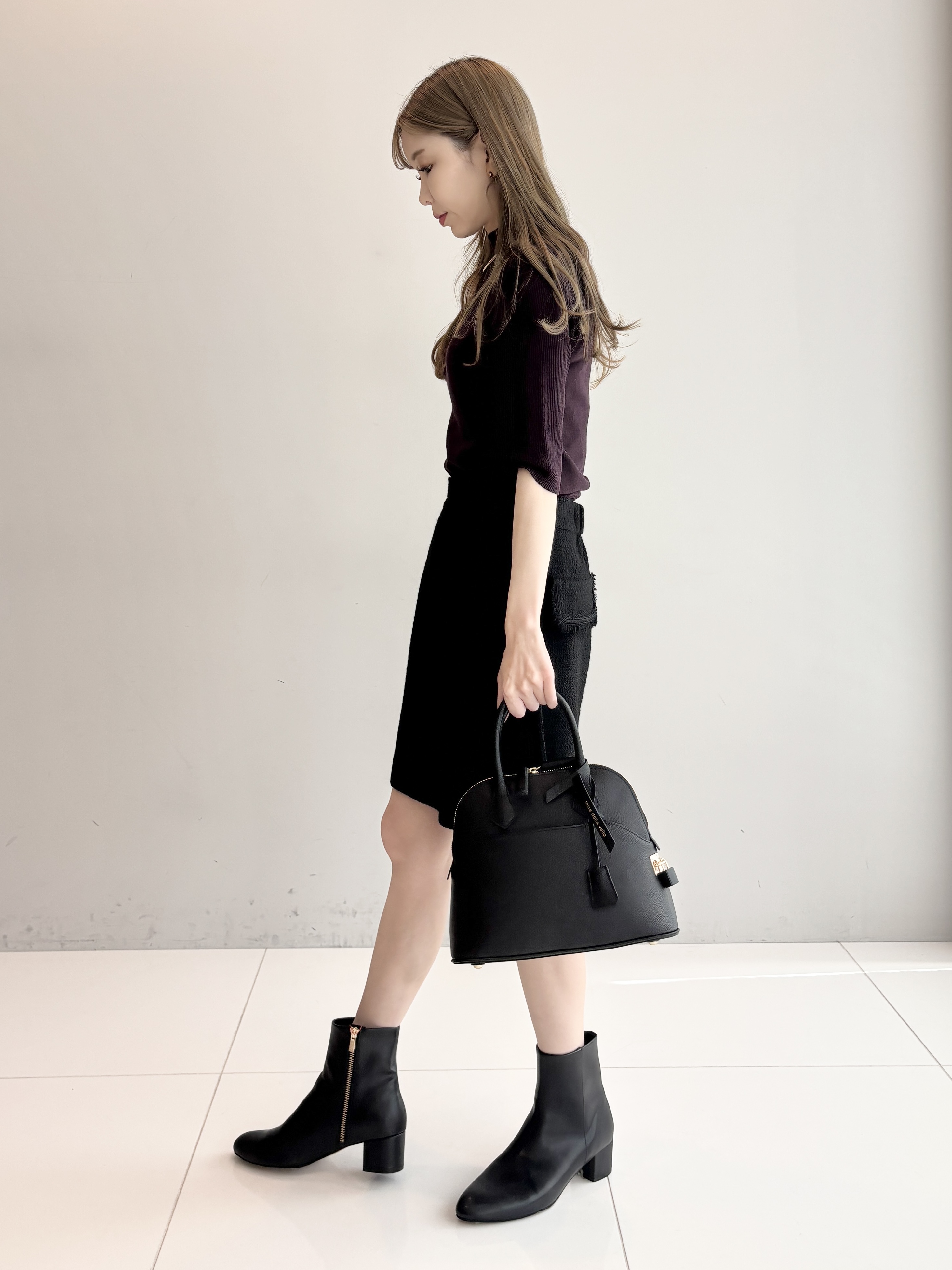 清水夏姫さんの「DRESSTERIOR｜◆mica della valle（ミカデラヴァッレ）Katia ハンドバッグ」を使ったコーディネート