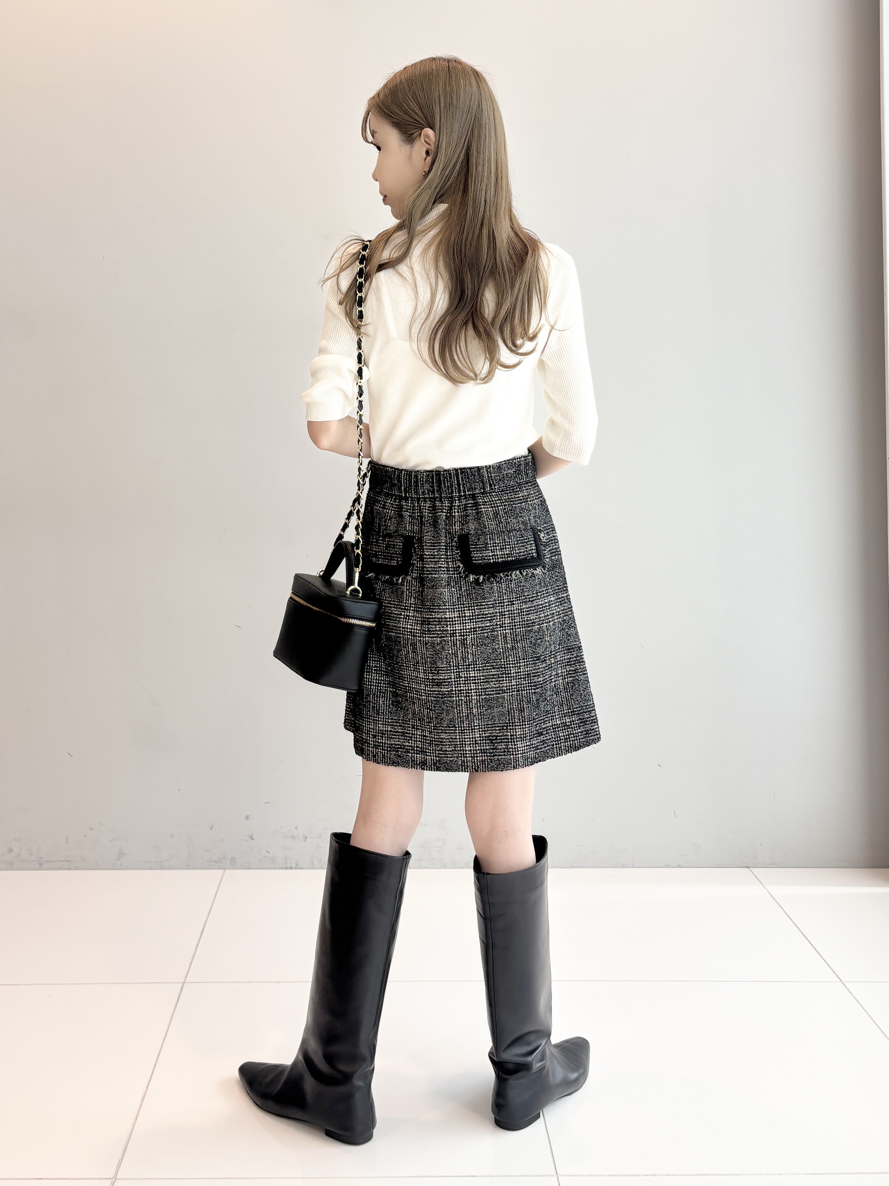 清水夏姫さんの「DRESSTERIOR｜◆MILOS（ミロス）チェーン付きバニティバッグ」を使ったコーディネート