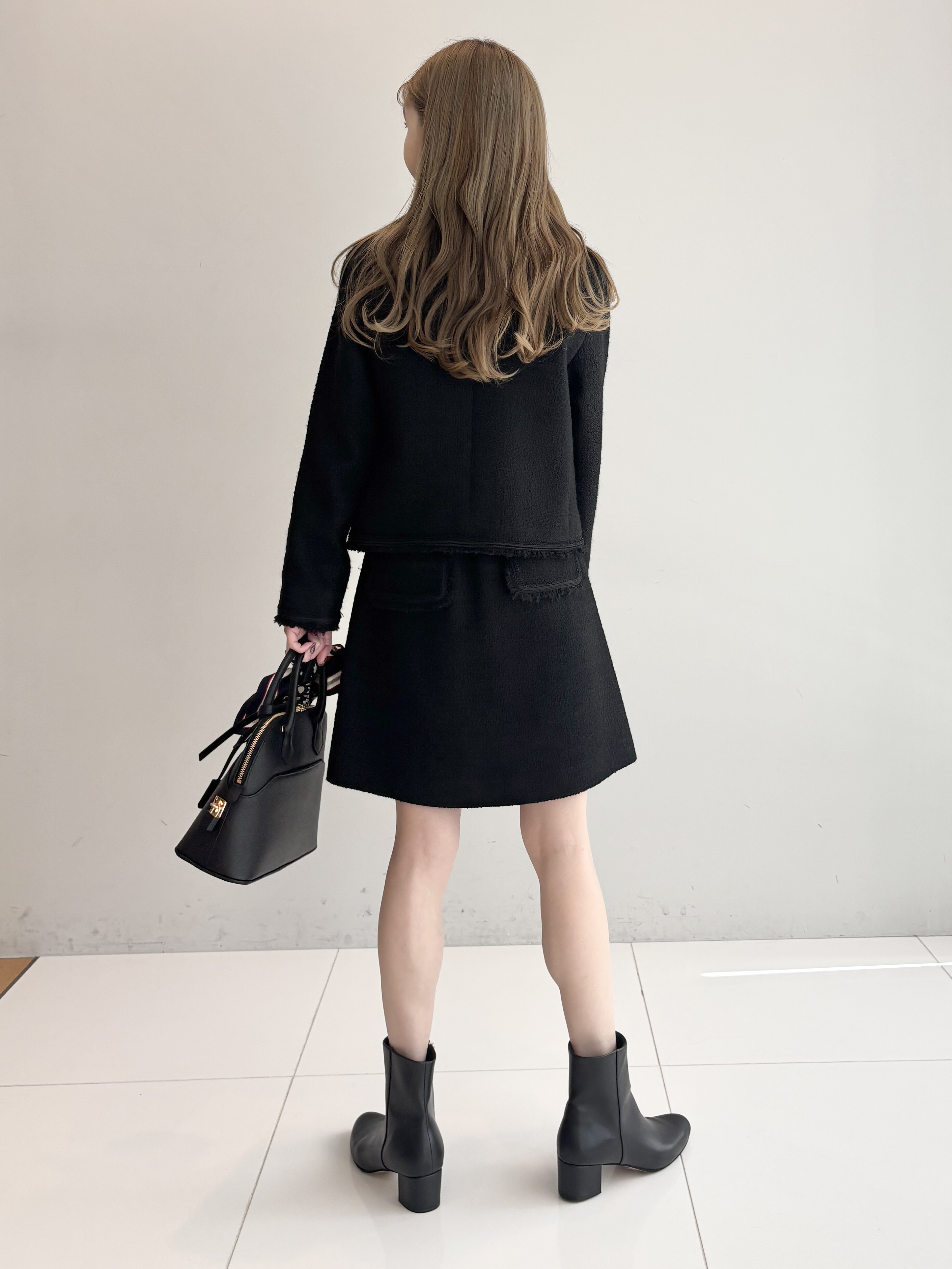 清水夏姫さんの「DRESSTERIOR｜◆mica della valle（ミカデラヴァッレ）Katia ハンドバッグ」を使ったコーディネート