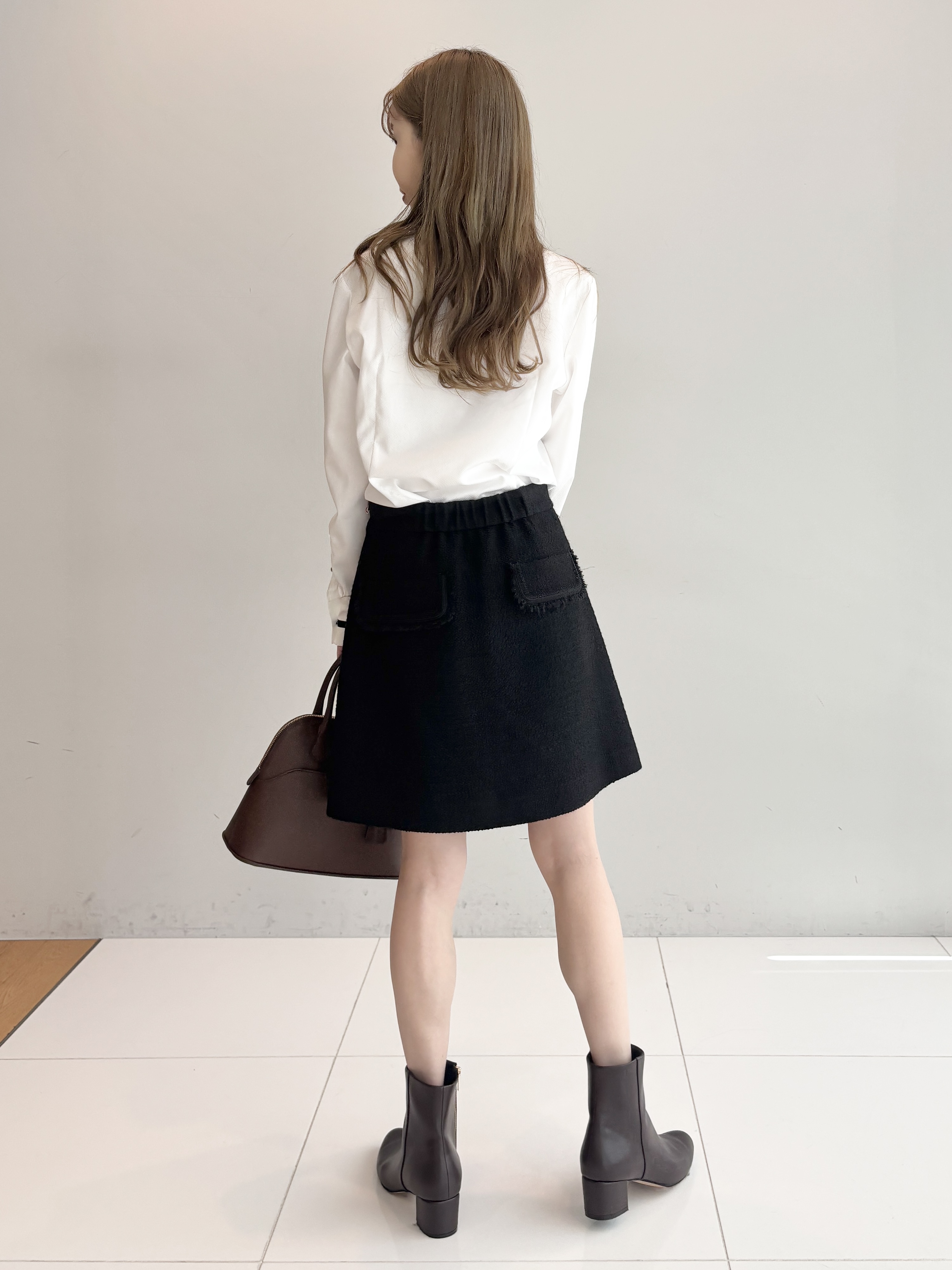 清水夏姫さんの「DRESSTERIOR｜◆mica della valle（ミカデラヴァッレ）Katia ハンドバッグ」を使ったコーディネート