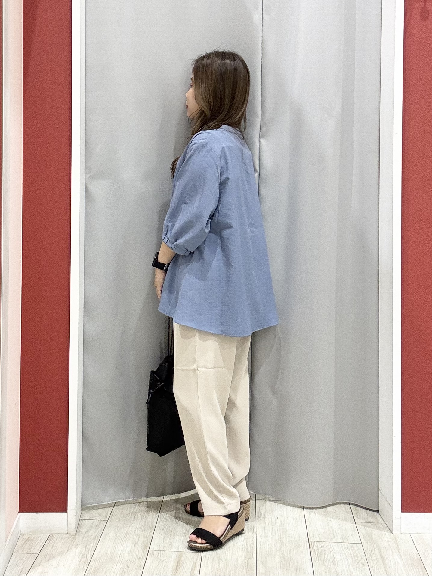 shioさんの「SHOO･LA･RUE｜【S-LL/洗濯機可】金ボタンがアクセント 5分袖スキッパーブラウス」を使ったコーディネート