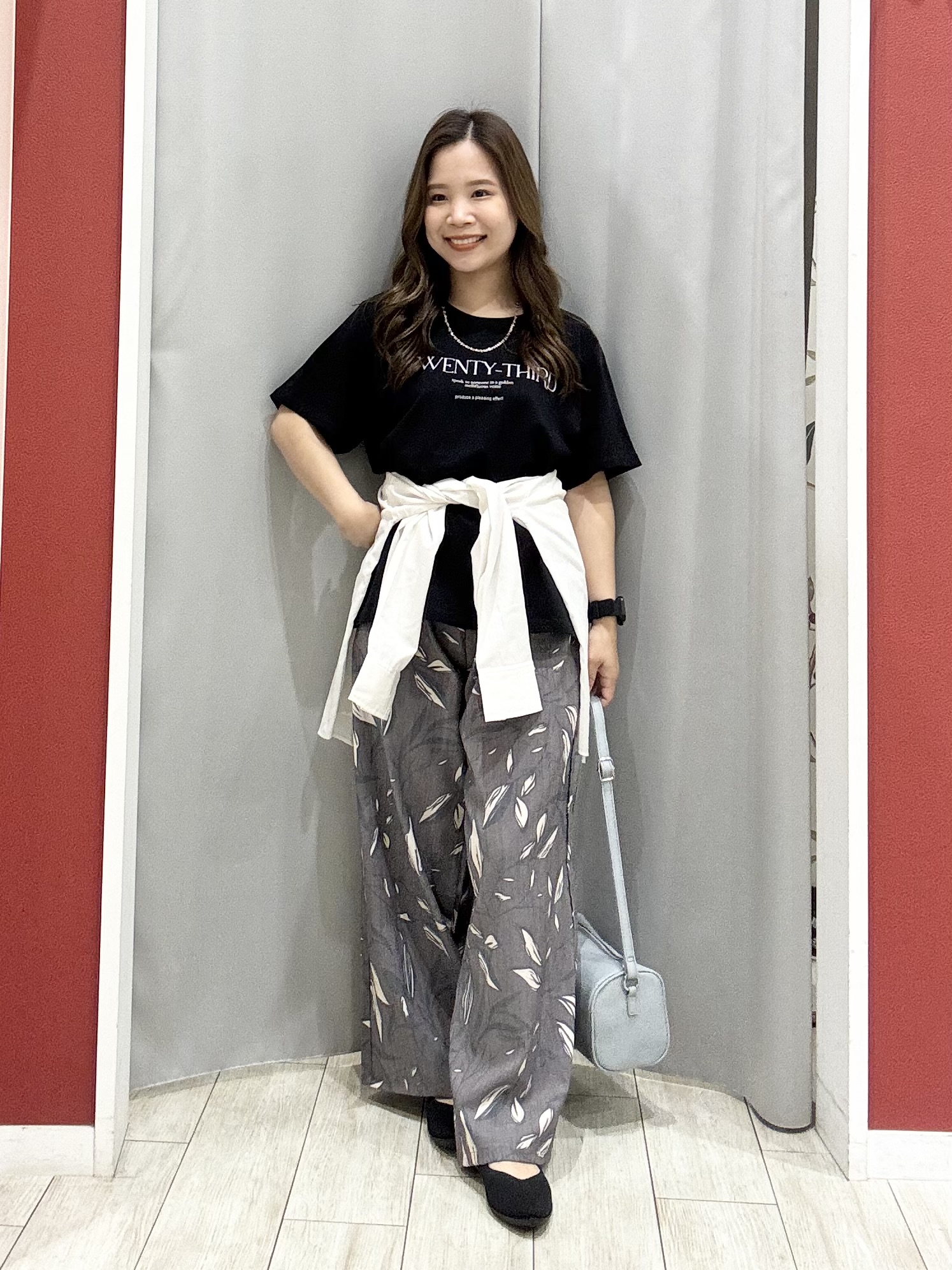 shioさんの「SHOO･LA･RUE｜【通気性〇/S-LL/洗濯機可】大人のきちんとベーシックシャツ」を使ったコーディネート