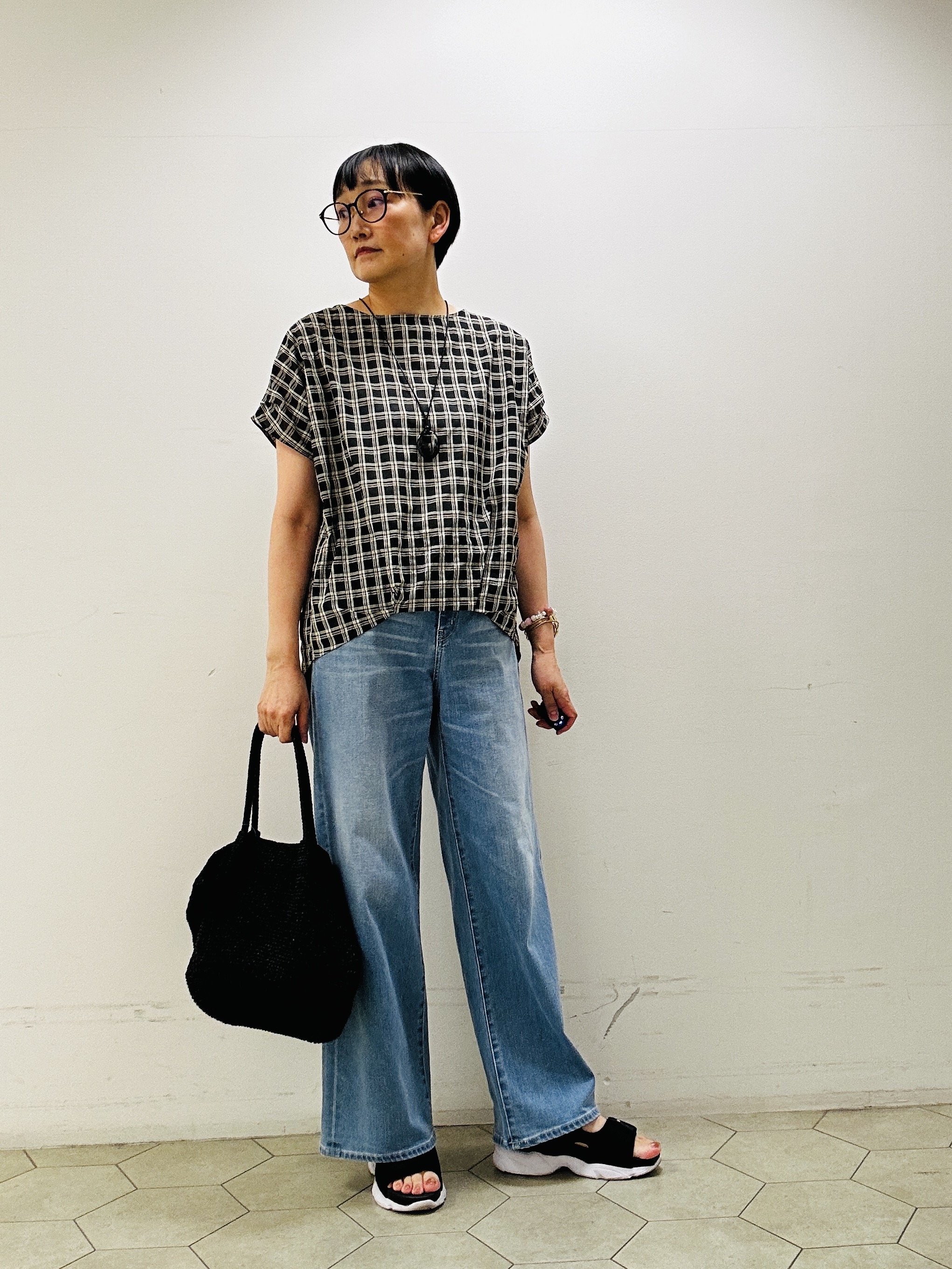naoさんの「UNTITLED｜シアーチェックブラウス」を使ったコーディネート