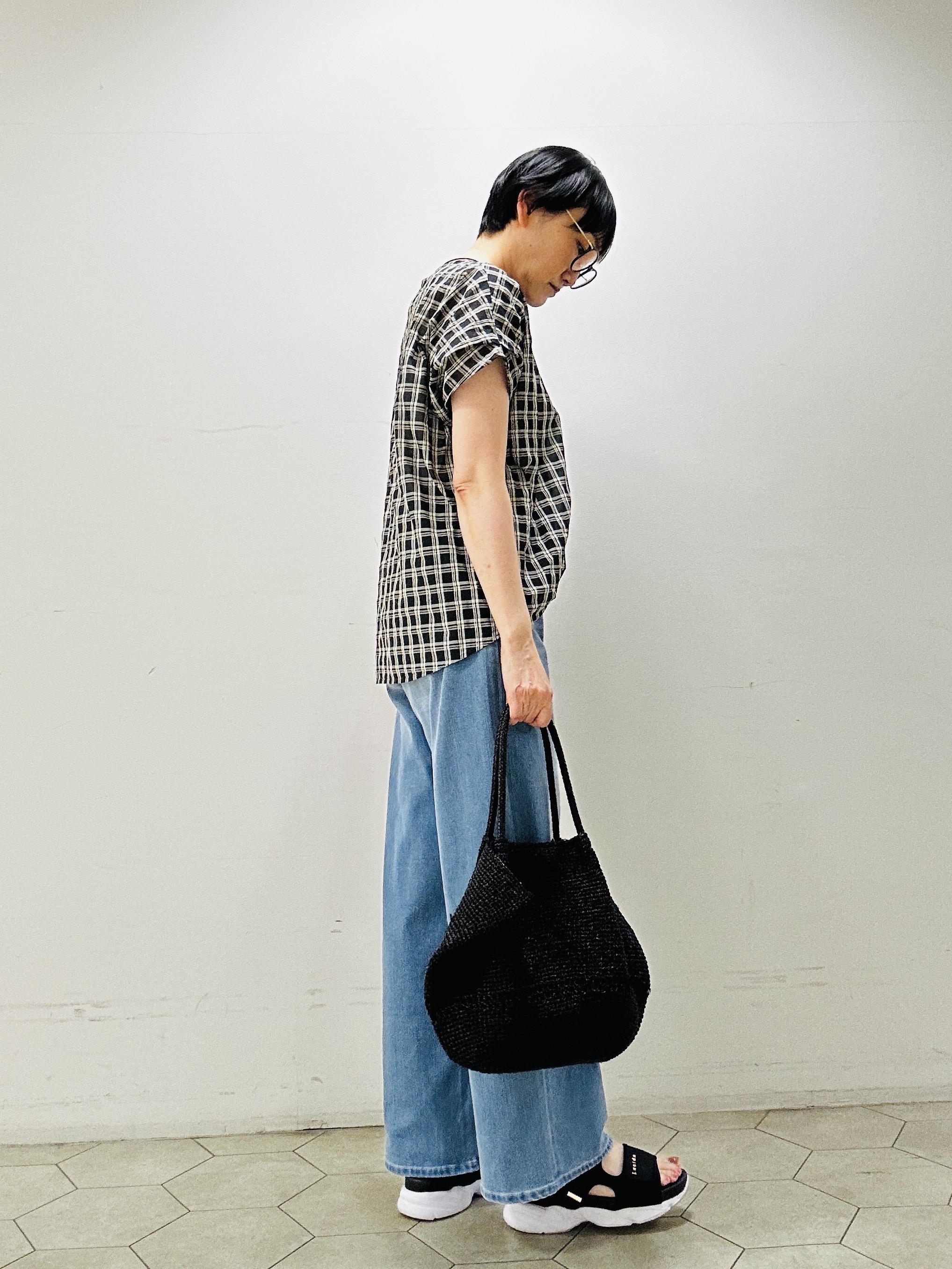 naoさんの「UNTITLED｜シアーチェックブラウス」を使ったコーディネート