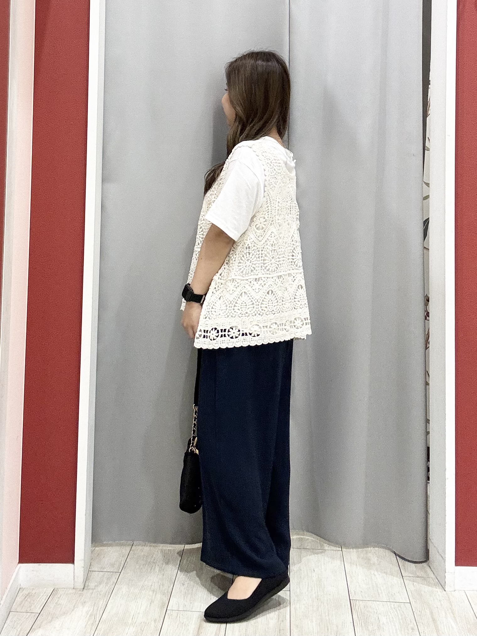 shioさんの「SHOO･LA･RUE｜【2点セット】クロシェベスト+ロゴTセット」を使ったコーディネート