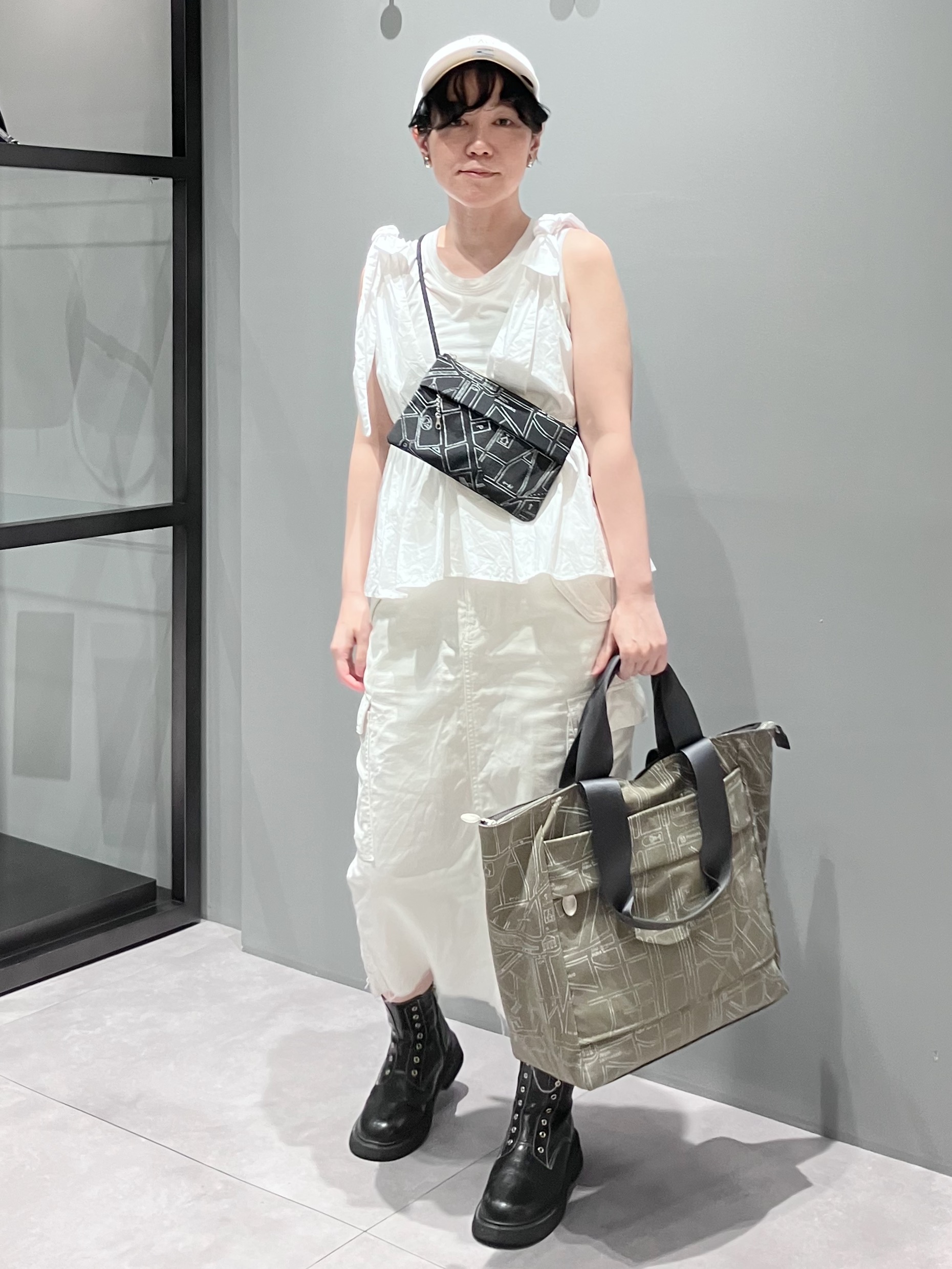 Cさんの「HIROKO HAYASHI｜COMODA（コモダ）サコッシュ」を使ったコーディネート