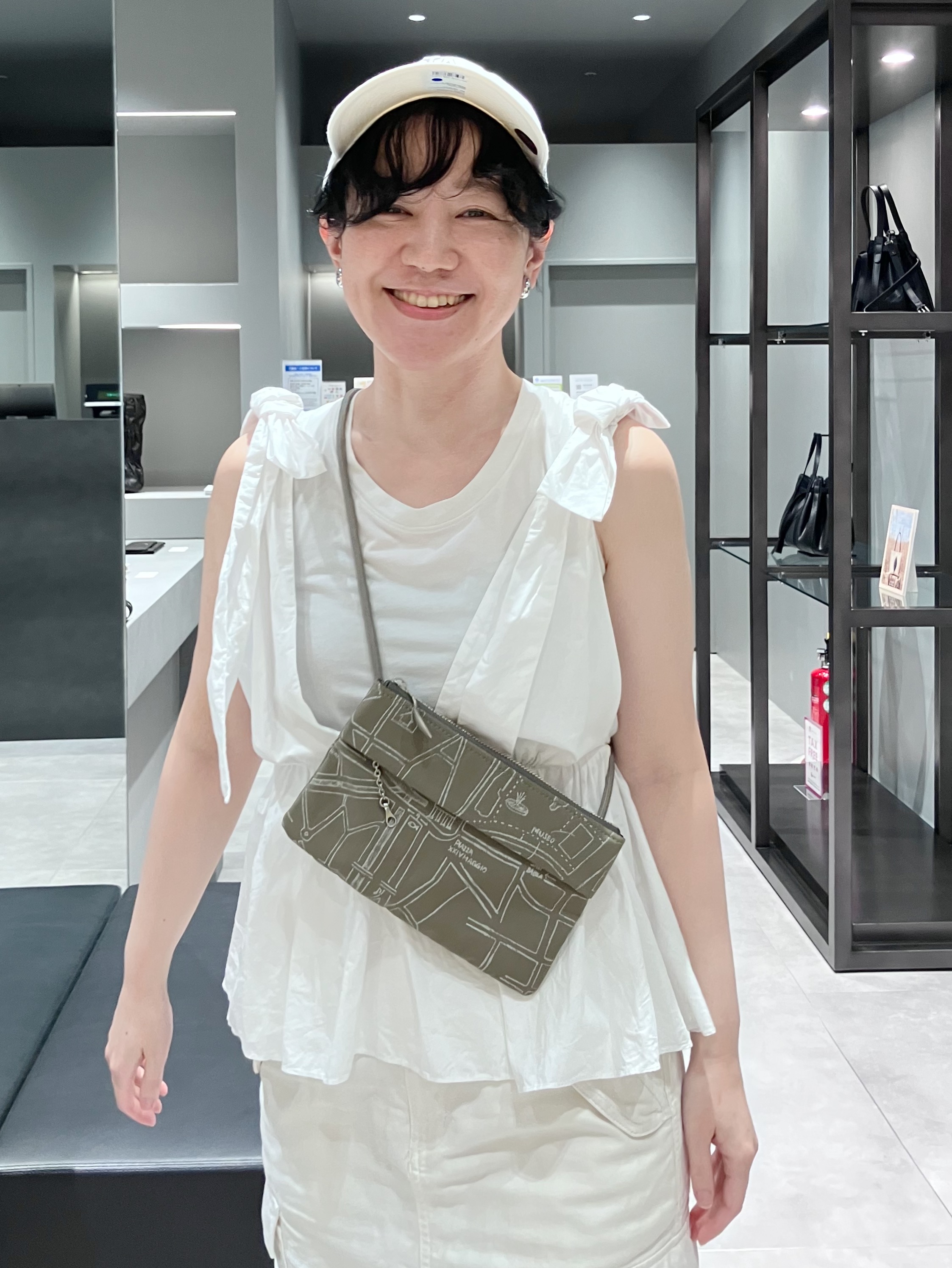 Cさんの「HIROKO HAYASHI｜COMODA（コモダ）サコッシュ」を使ったコーディネート