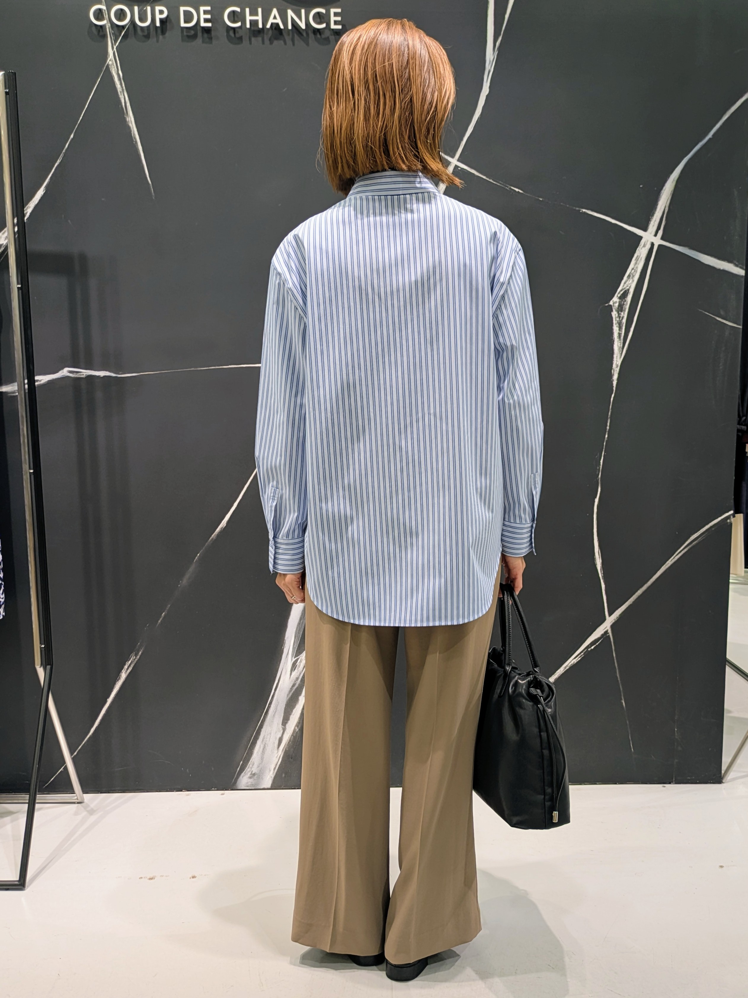 MIKIさんの「COUP DE CHANCE｜【UV／接触冷感／高ストレッチ】フロントタックシャツ」を使ったコーディネート
