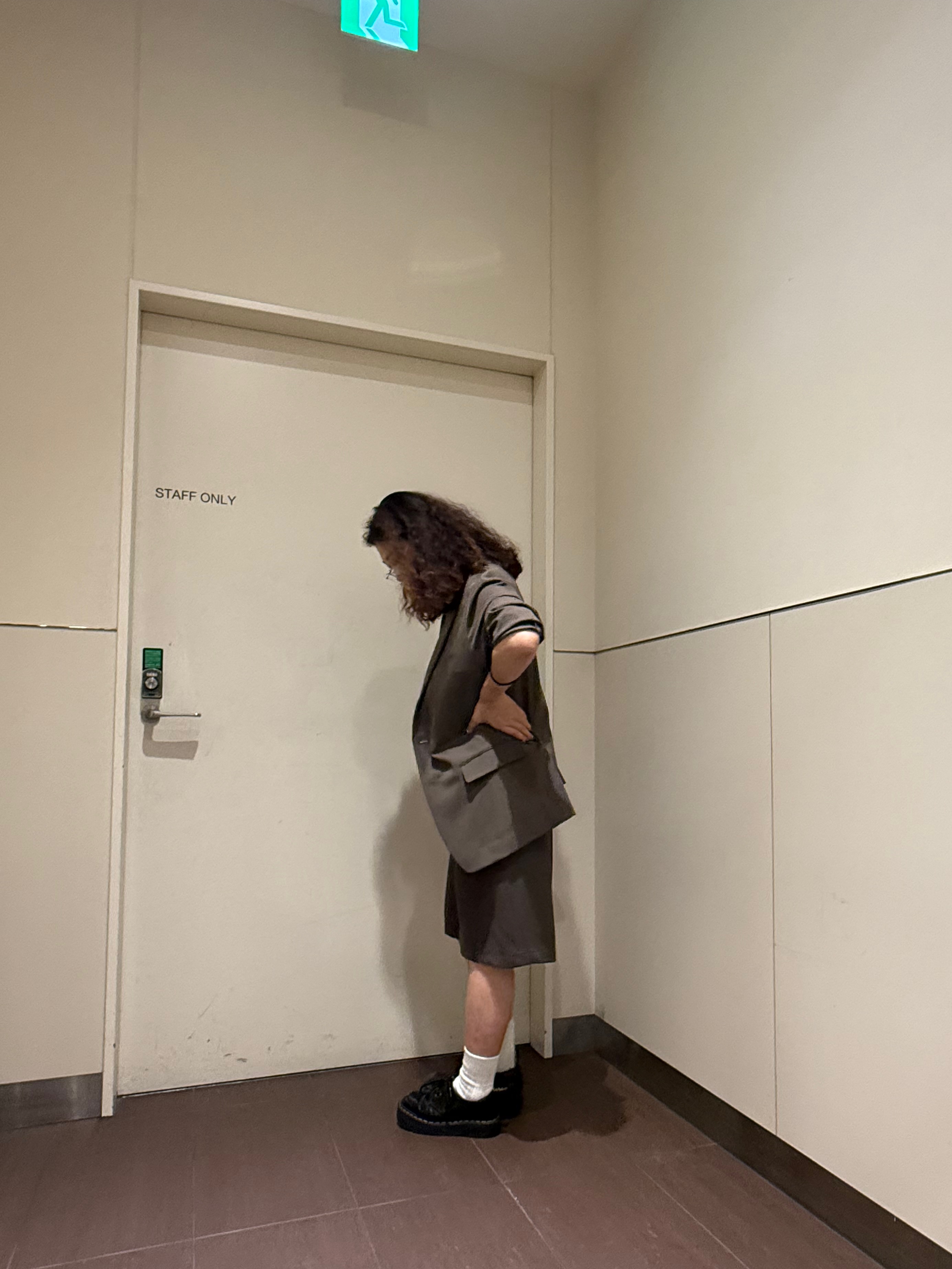 安本有里さんの「tk.TAKEO KIKUCHI｜【汗シミ防止／UVカット】sweat stain proof seriesノースリーブ」を使ったコーディネート